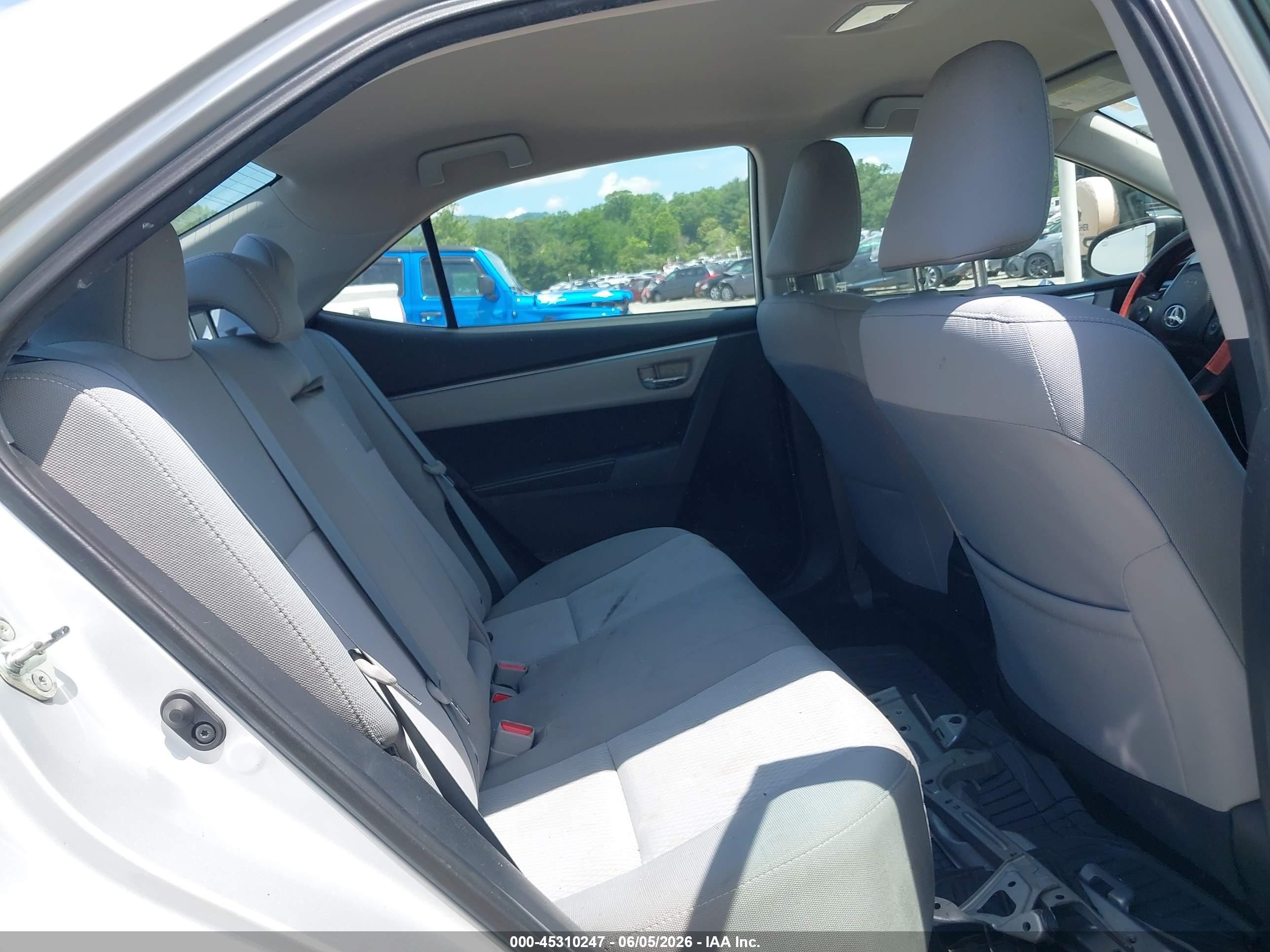2015 Toyota Corolla Le Silver vin: 2T1BURHE0FC446777