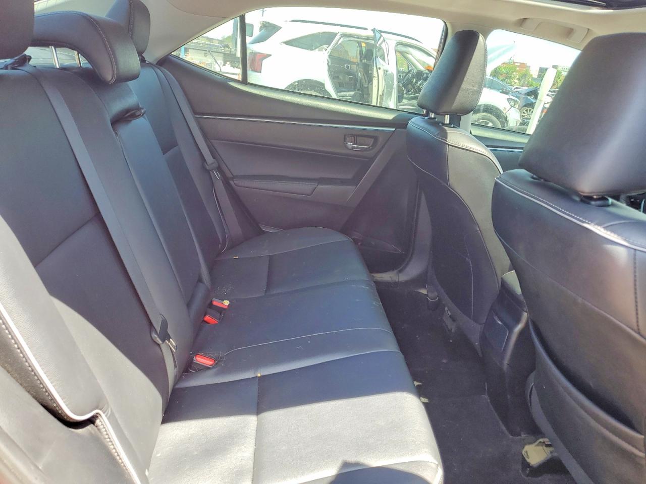 2015 Toyota Corolla Le Premium Red vin: 2T1BURHE0FC452661