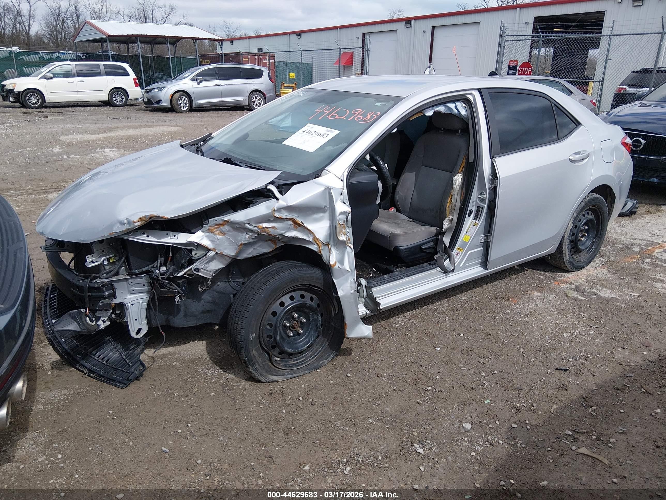 2015 Toyota Corolla Le Silver vin: 2T1BURHE0FC466012