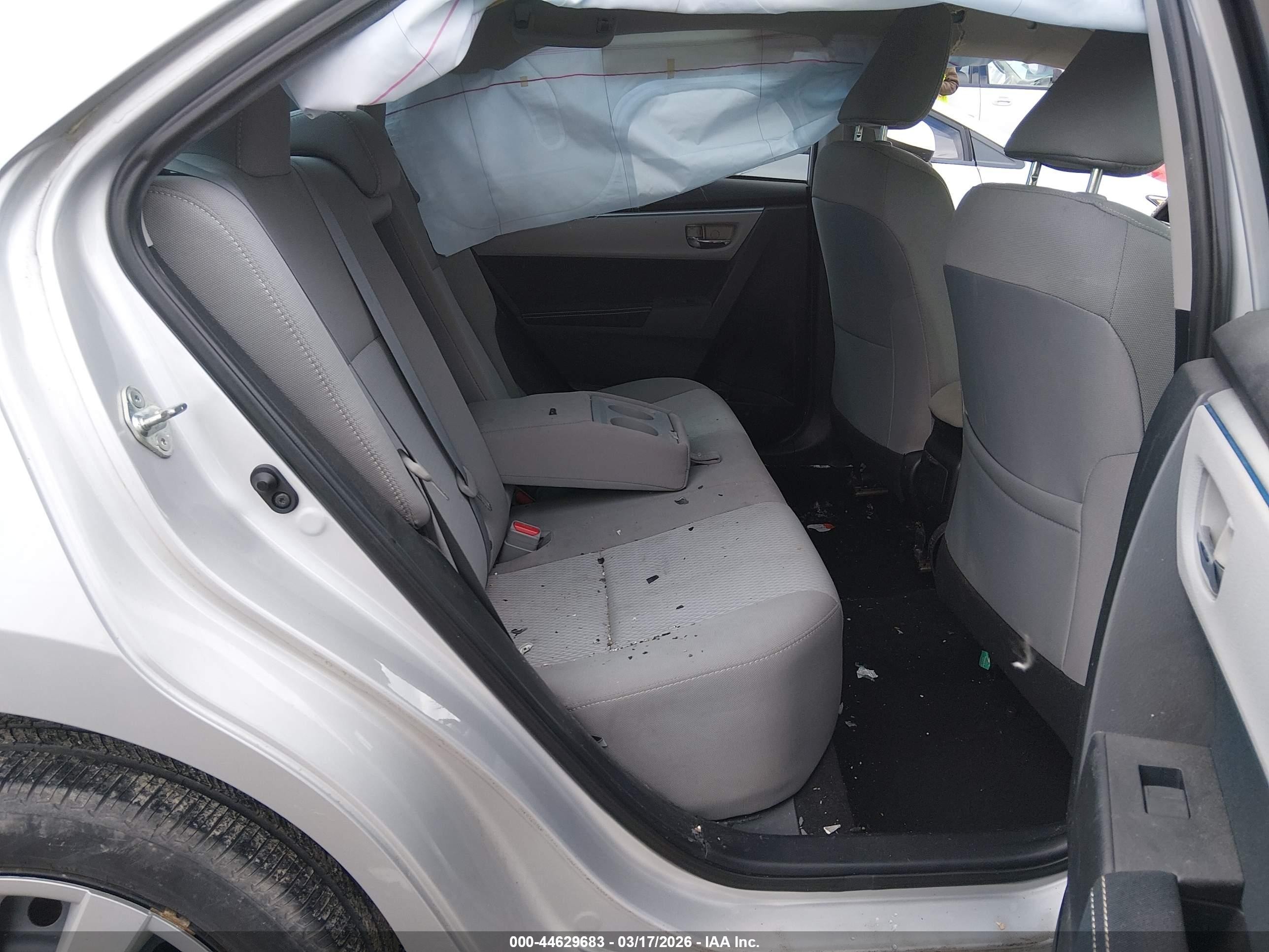 2015 Toyota Corolla Le Silver vin: 2T1BURHE0FC466012