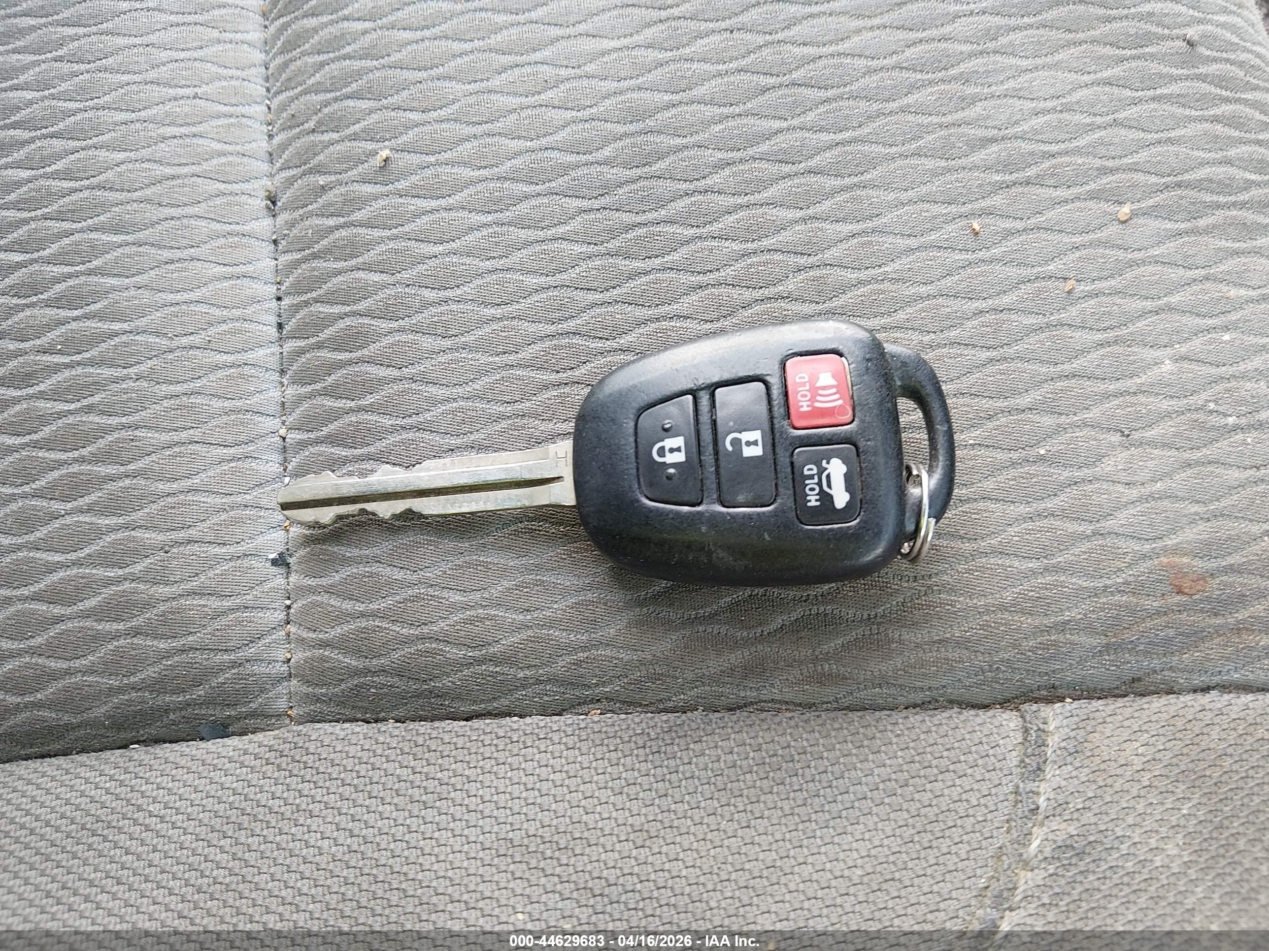 2015 Toyota Corolla Le Silver vin: 2T1BURHE0FC466012