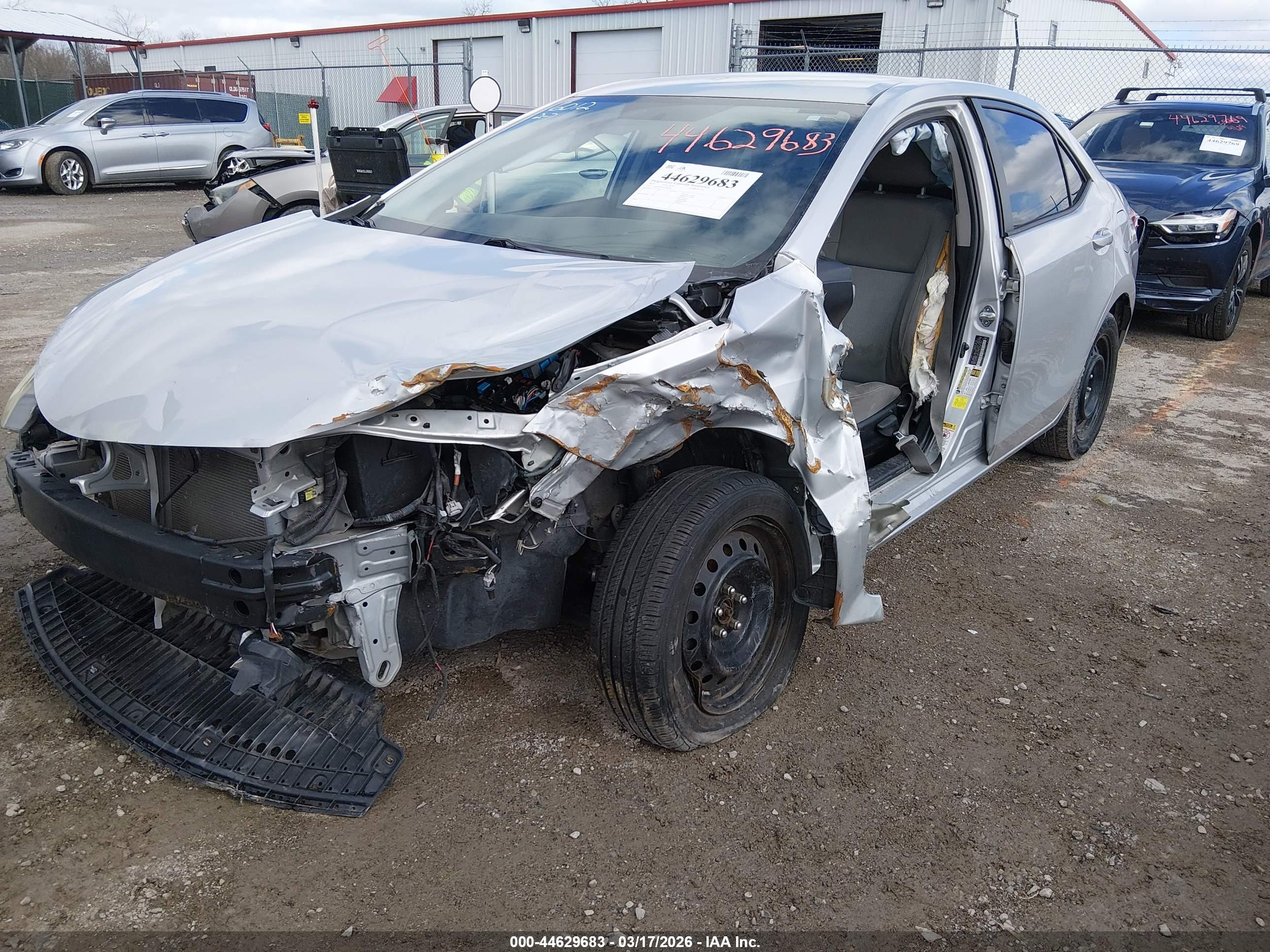 2015 Toyota Corolla Le Silver vin: 2T1BURHE0FC466012