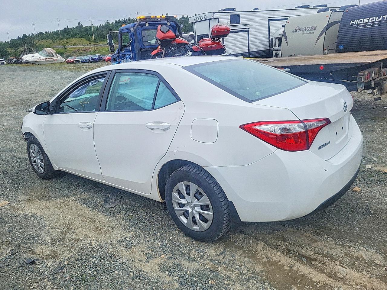 2015 Toyota Corolla L Белый vin: 2T1BURHE0FC472201