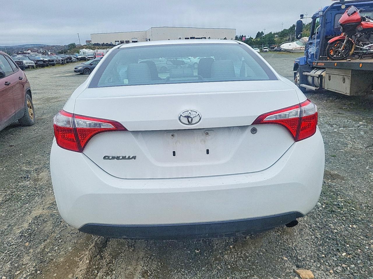 2015 Toyota Corolla L Белый vin: 2T1BURHE0FC472201