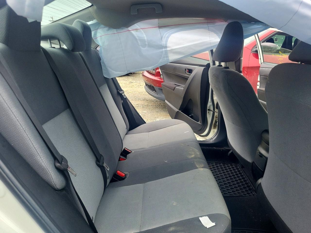 2015 Toyota Corolla L Белый vin: 2T1BURHE0FC472201