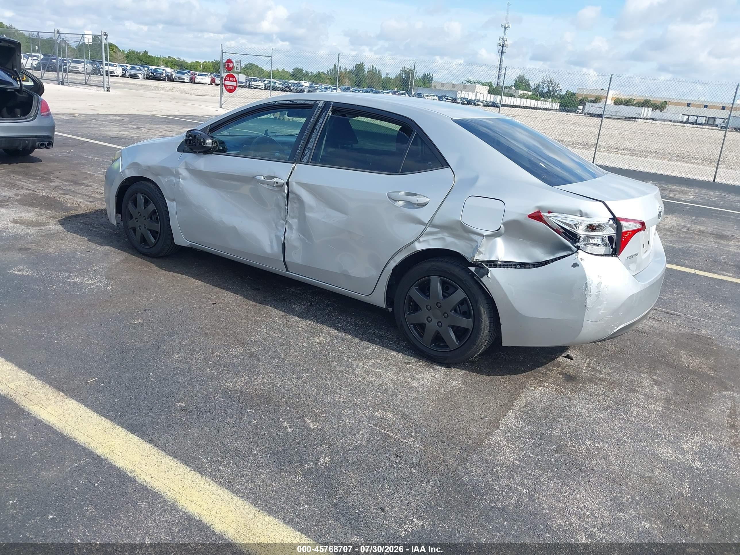 2015 Toyota Corolla Le Silver vin: 2T1BURHE0FC480962