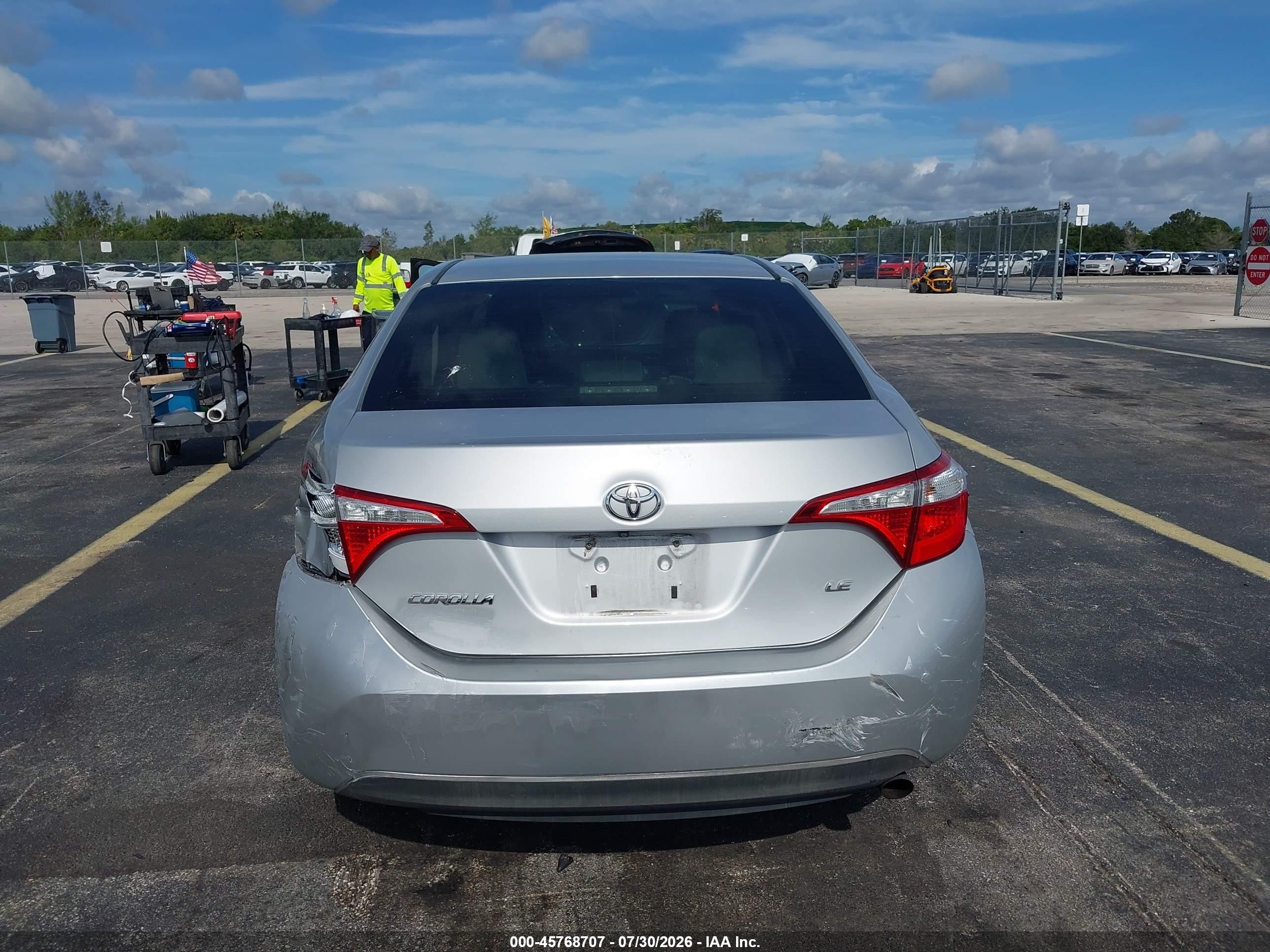 2015 Toyota Corolla Le Silver vin: 2T1BURHE0FC480962