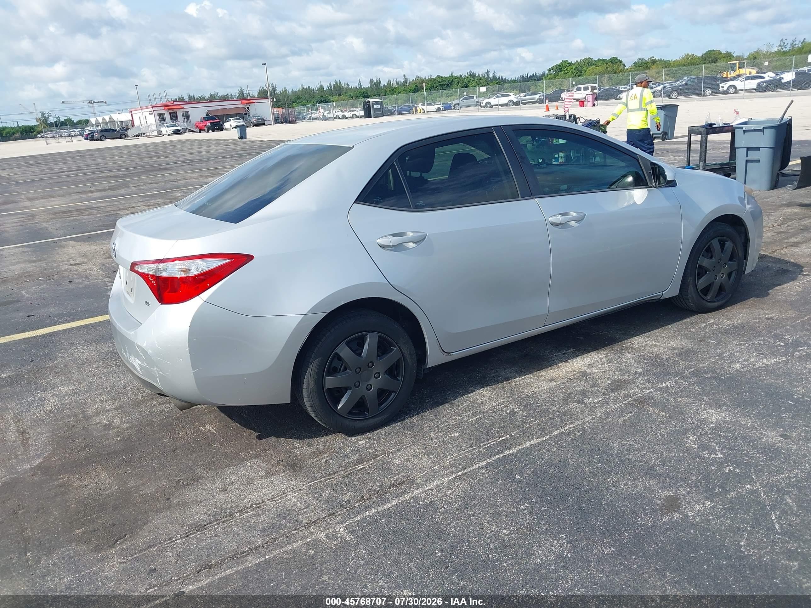 2015 Toyota Corolla Le Silver vin: 2T1BURHE0FC480962