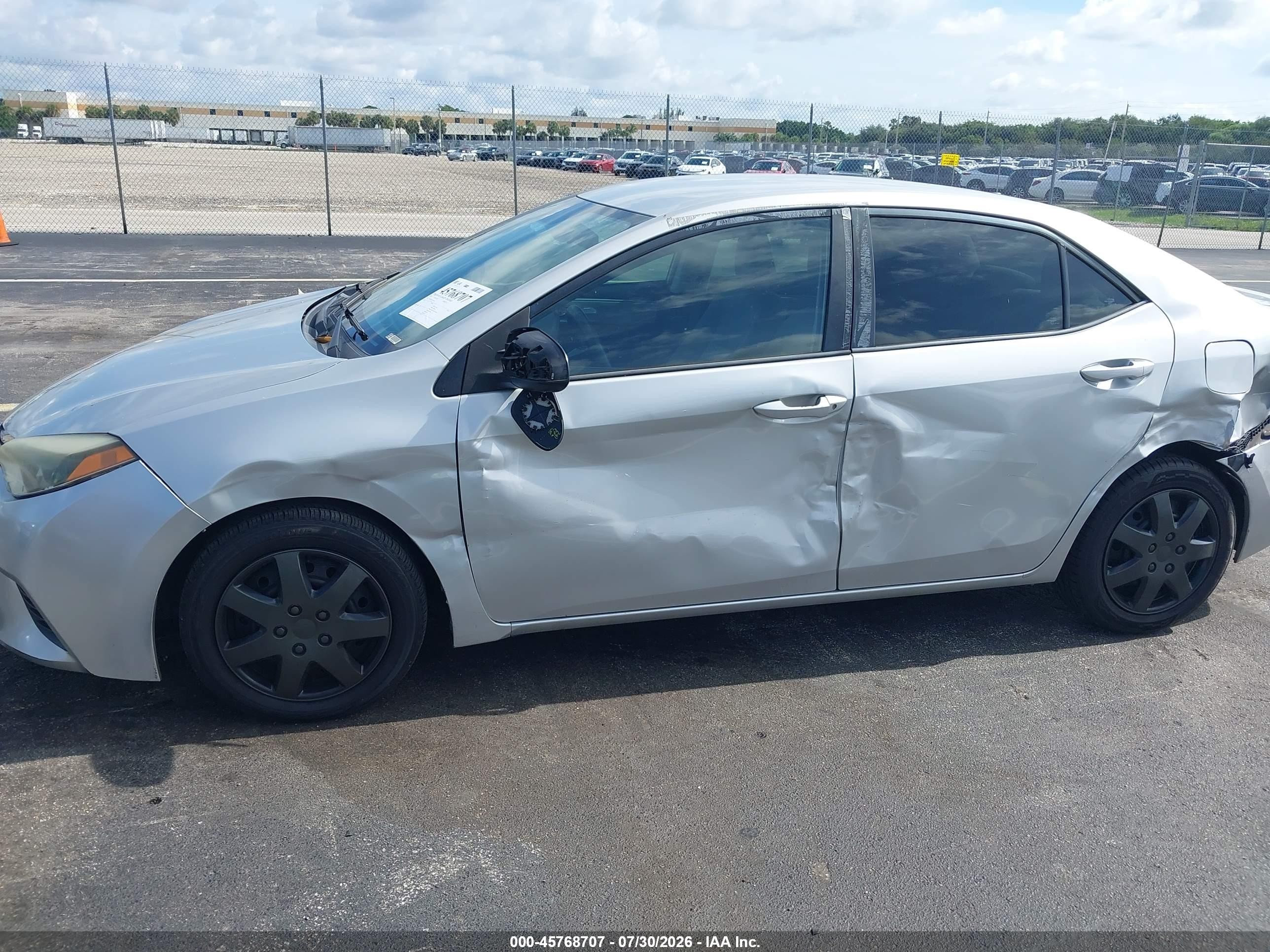 2015 Toyota Corolla Le Silver vin: 2T1BURHE0FC480962