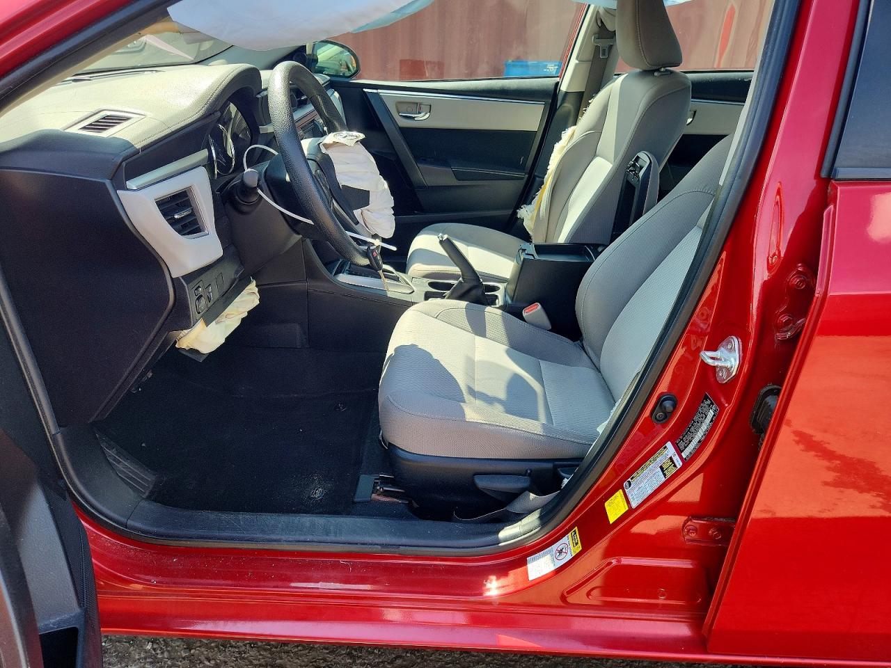 2016 Toyota Corolla Le Plus Red vin: 2T1BURHE0GC546220