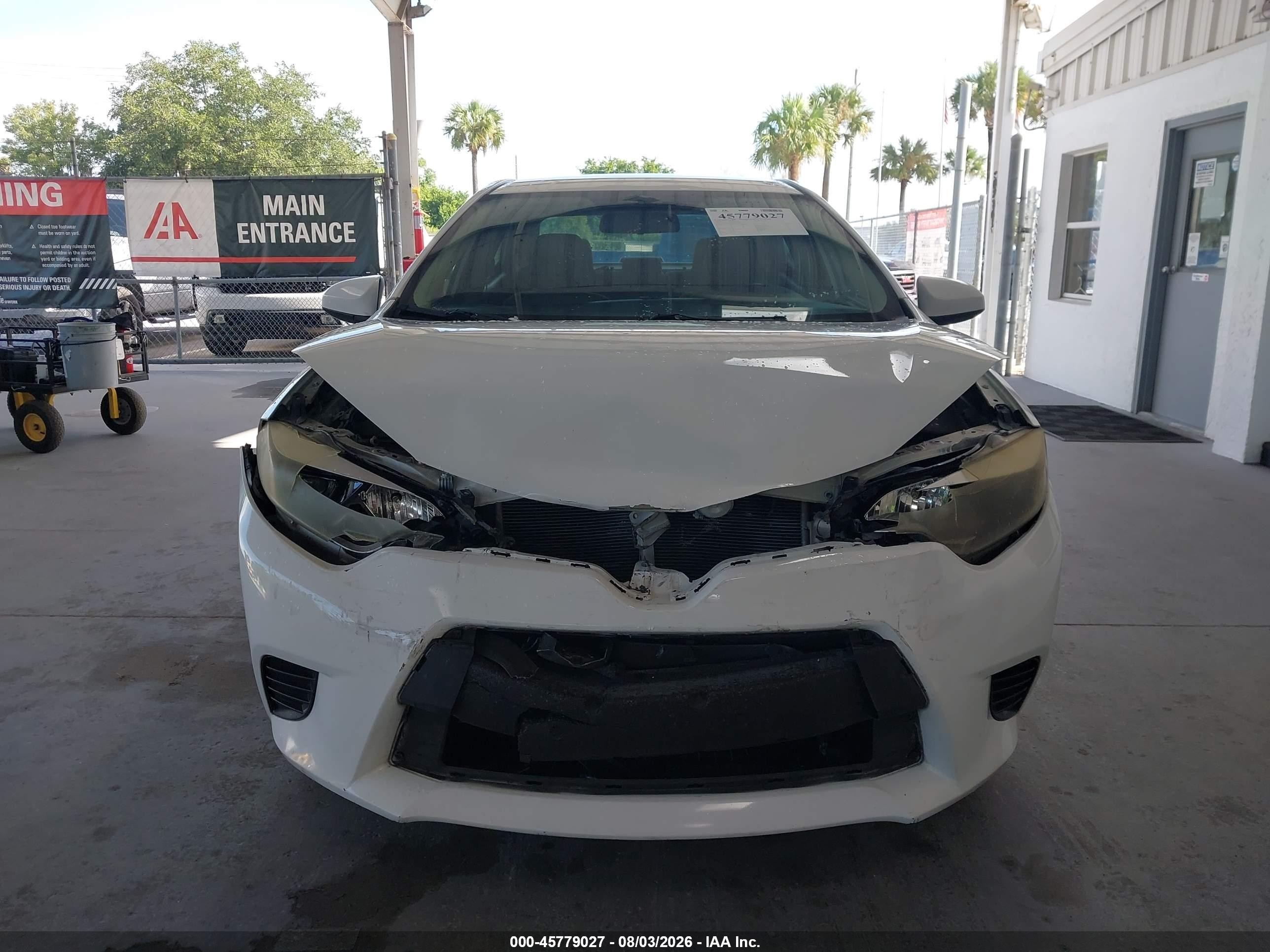 2016 Toyota Corolla Le White vin: 2T1BURHE0GC673789