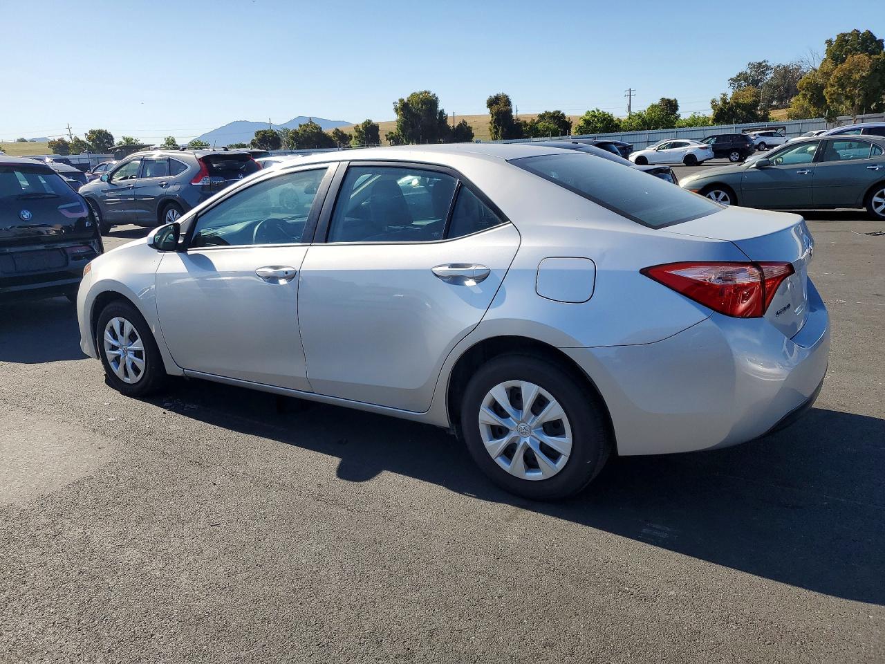 2017 Toyota Corolla L Silver vin: 2T1BURHE0HC765180
