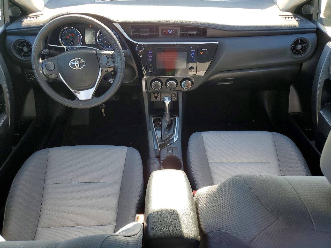 2017 Toyota Corolla L Silver vin: 2T1BURHE0HC765180