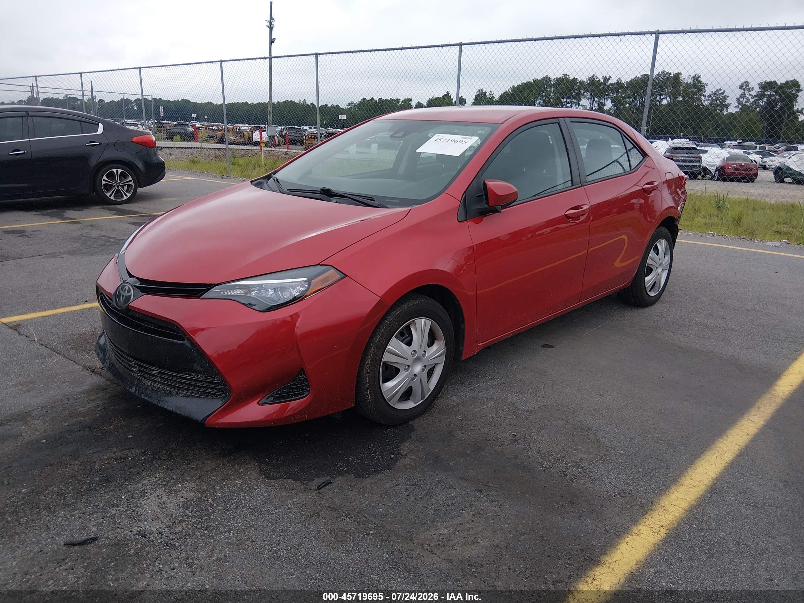 2017 Toyota Corolla Le Red vin: 2T1BURHE0HC904367