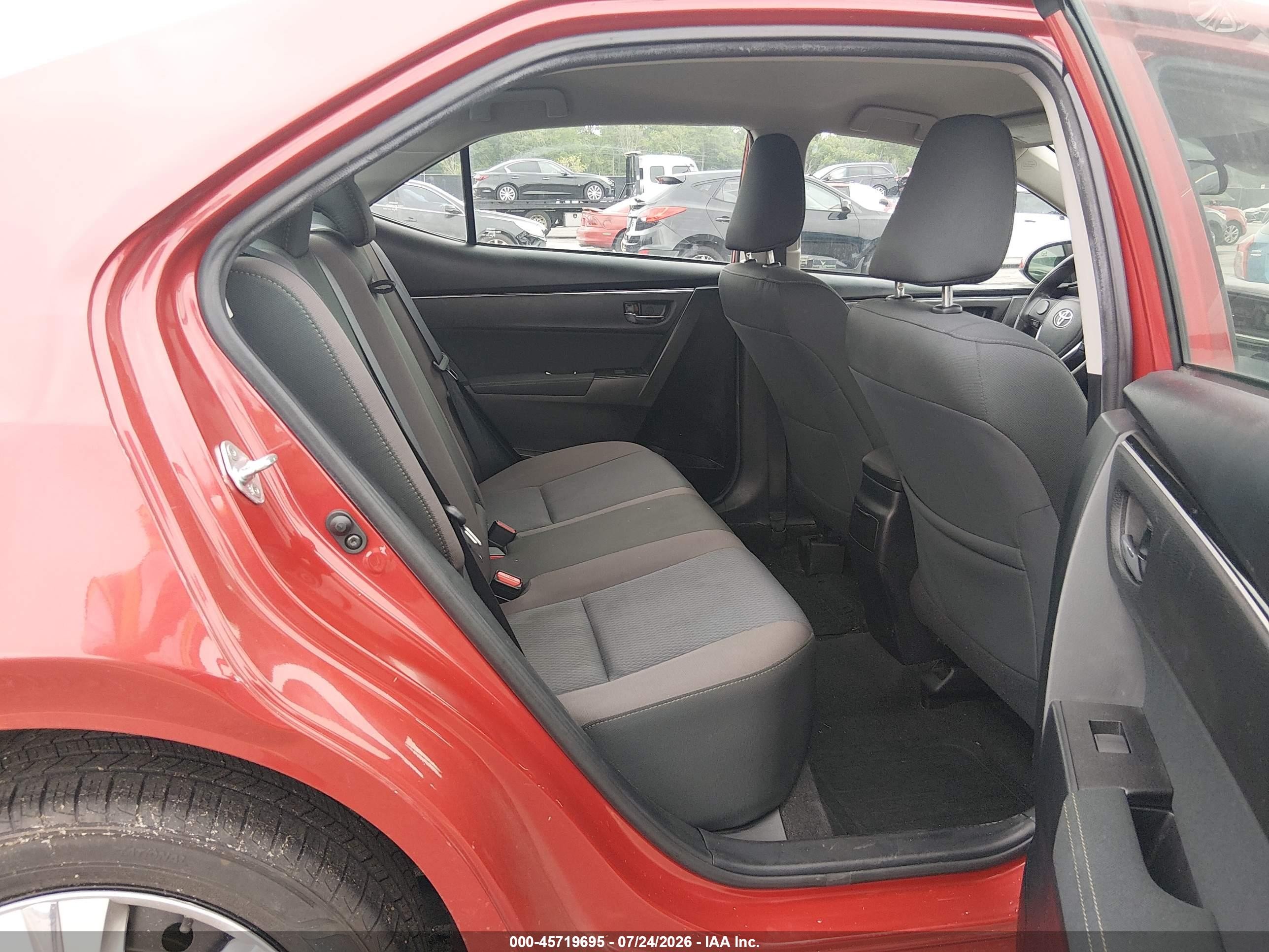 2017 Toyota Corolla Le Red vin: 2T1BURHE0HC904367