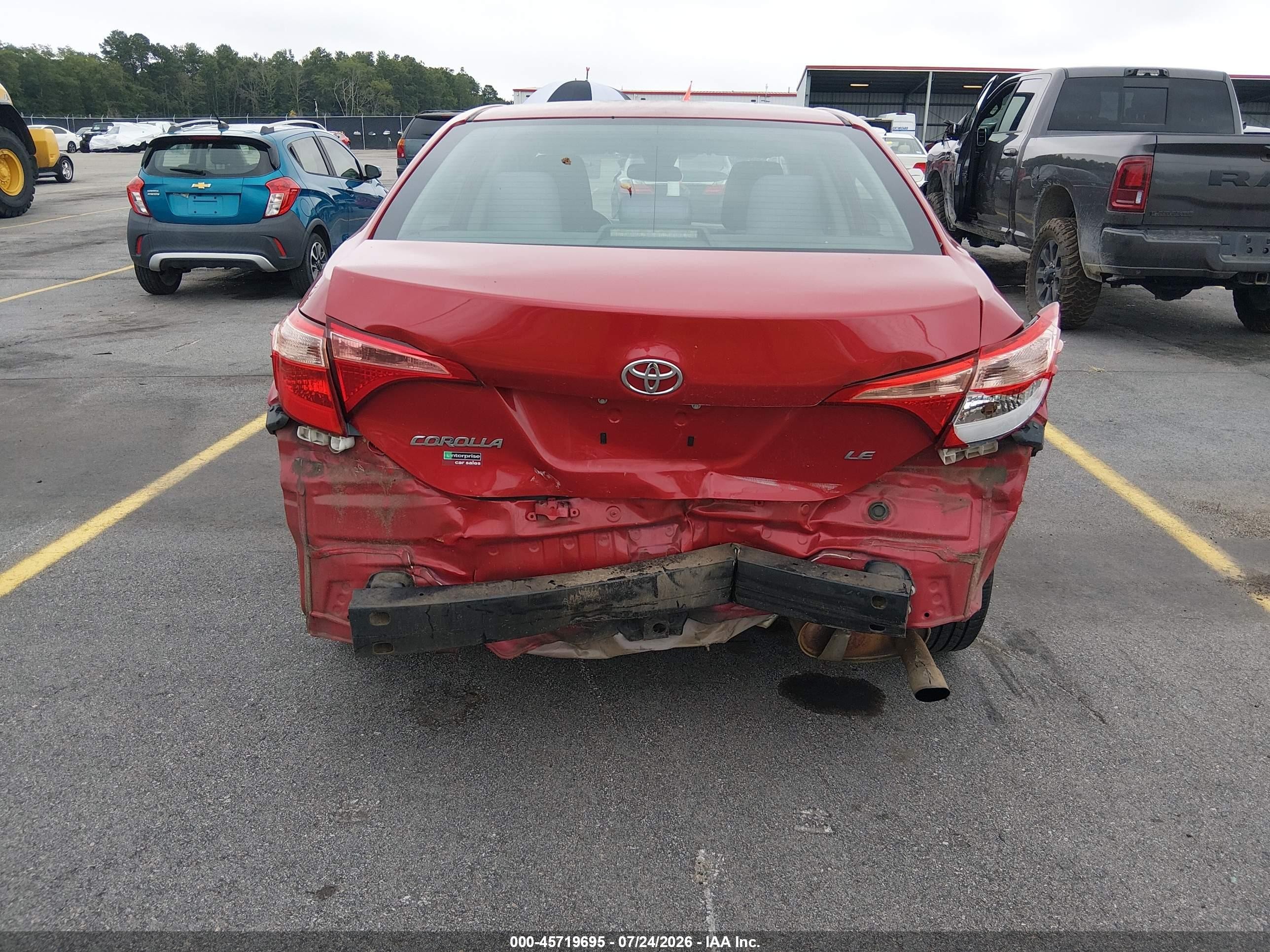 2017 Toyota Corolla Le Red vin: 2T1BURHE0HC904367