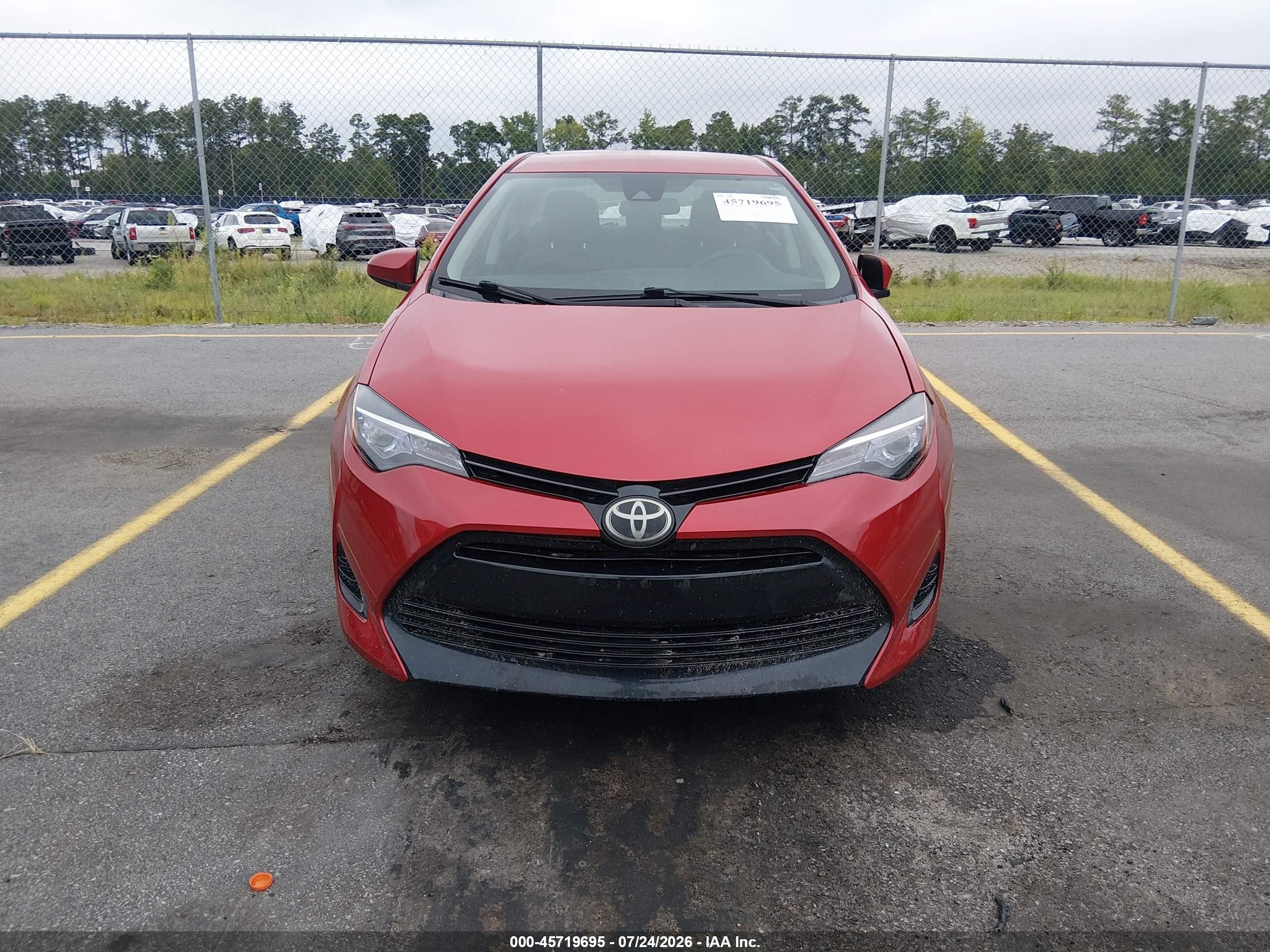 2017 Toyota Corolla Le Red vin: 2T1BURHE0HC904367