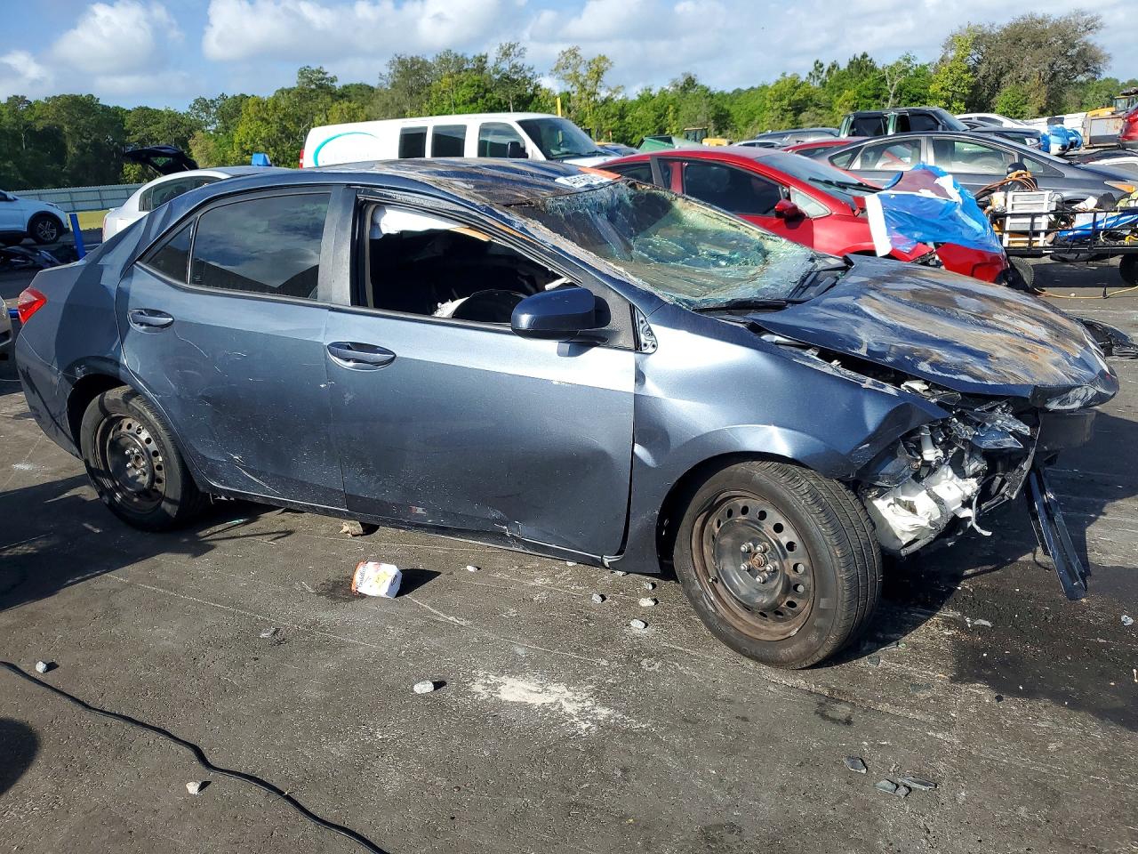 2018 Toyota Corolla Le Gray vin: 2T1BURHE0JC104321