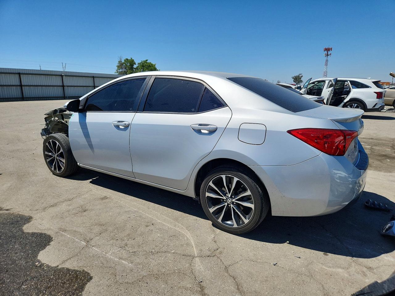 2018 Toyota Corolla Se Silver vin: 2T1BURHE0JC105940