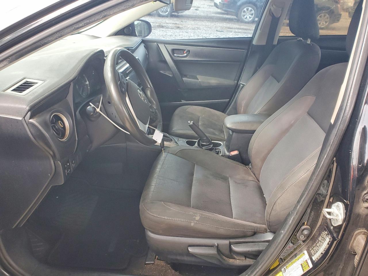 2019 Toyota Corolla Le Black vin: 2T1BURHE0KC150975
