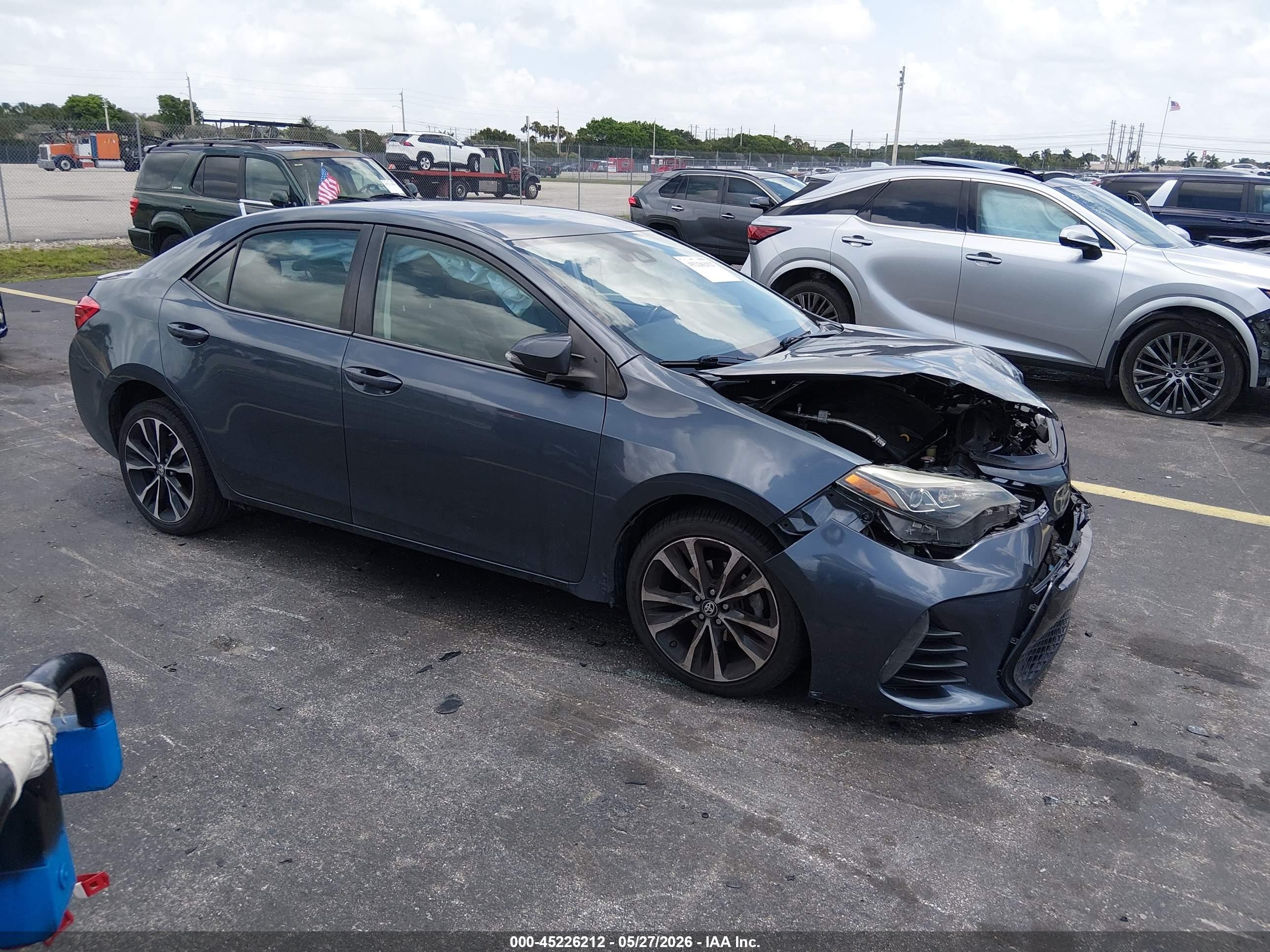2019 Toyota Corolla Se Gray vin: 2T1BURHE0KC221690