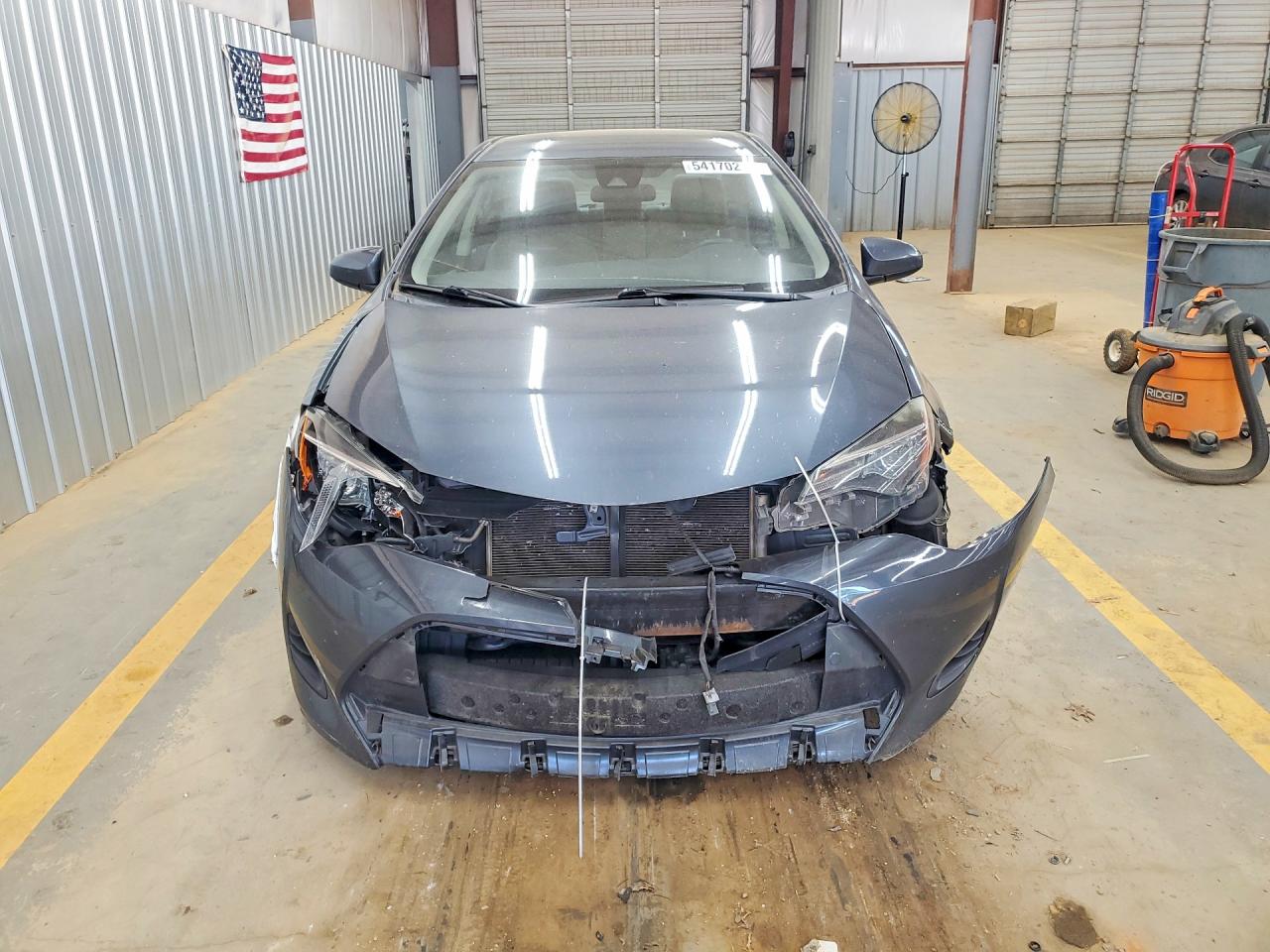 2019 Toyota Corolla L Blue vin: 2T1BURHE0KC230874