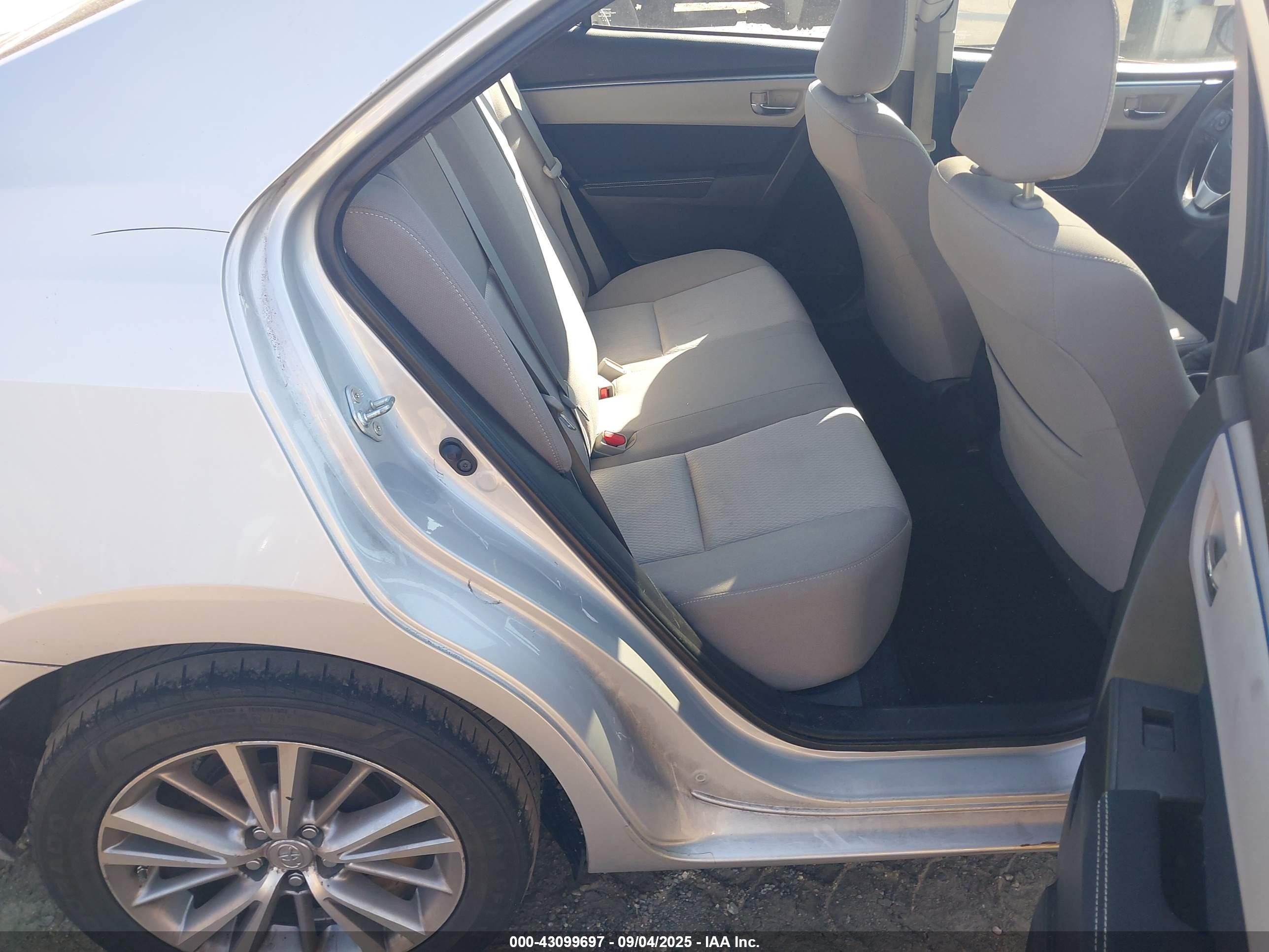 2014 Toyota Corolla Le Plus Silver vin: 2T1BURHE1EC008977