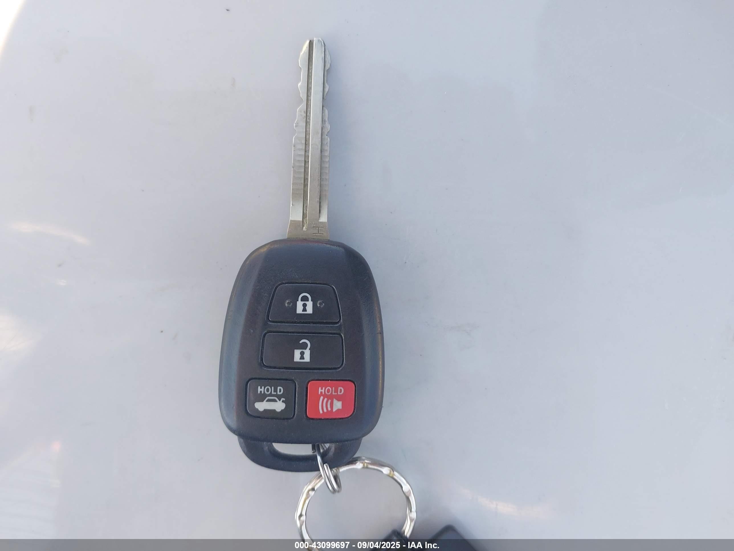 2014 Toyota Corolla Le Plus Silver vin: 2T1BURHE1EC008977