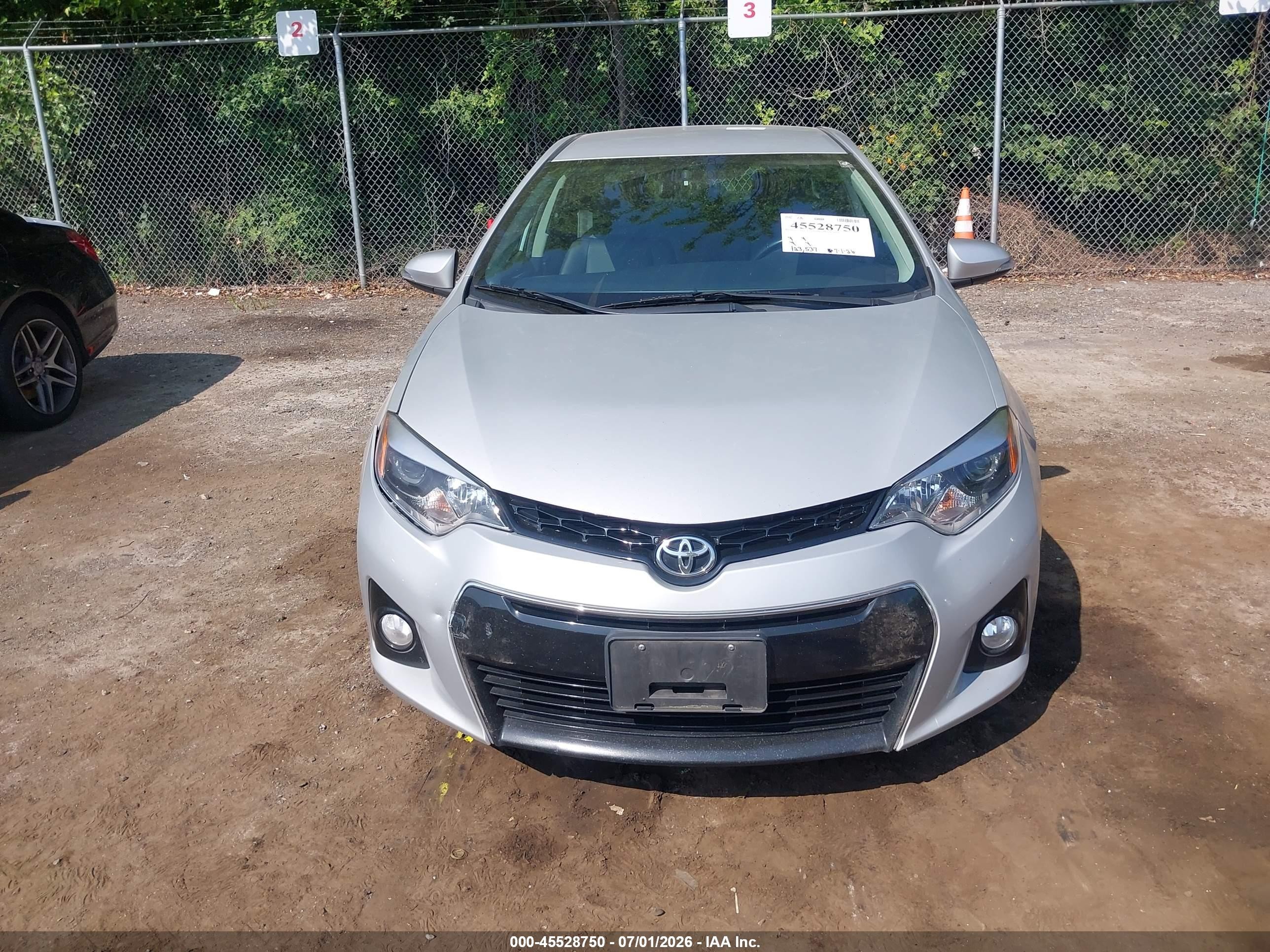 2014 Toyota Corolla S Plus Silver vin: 2T1BURHE1EC009207