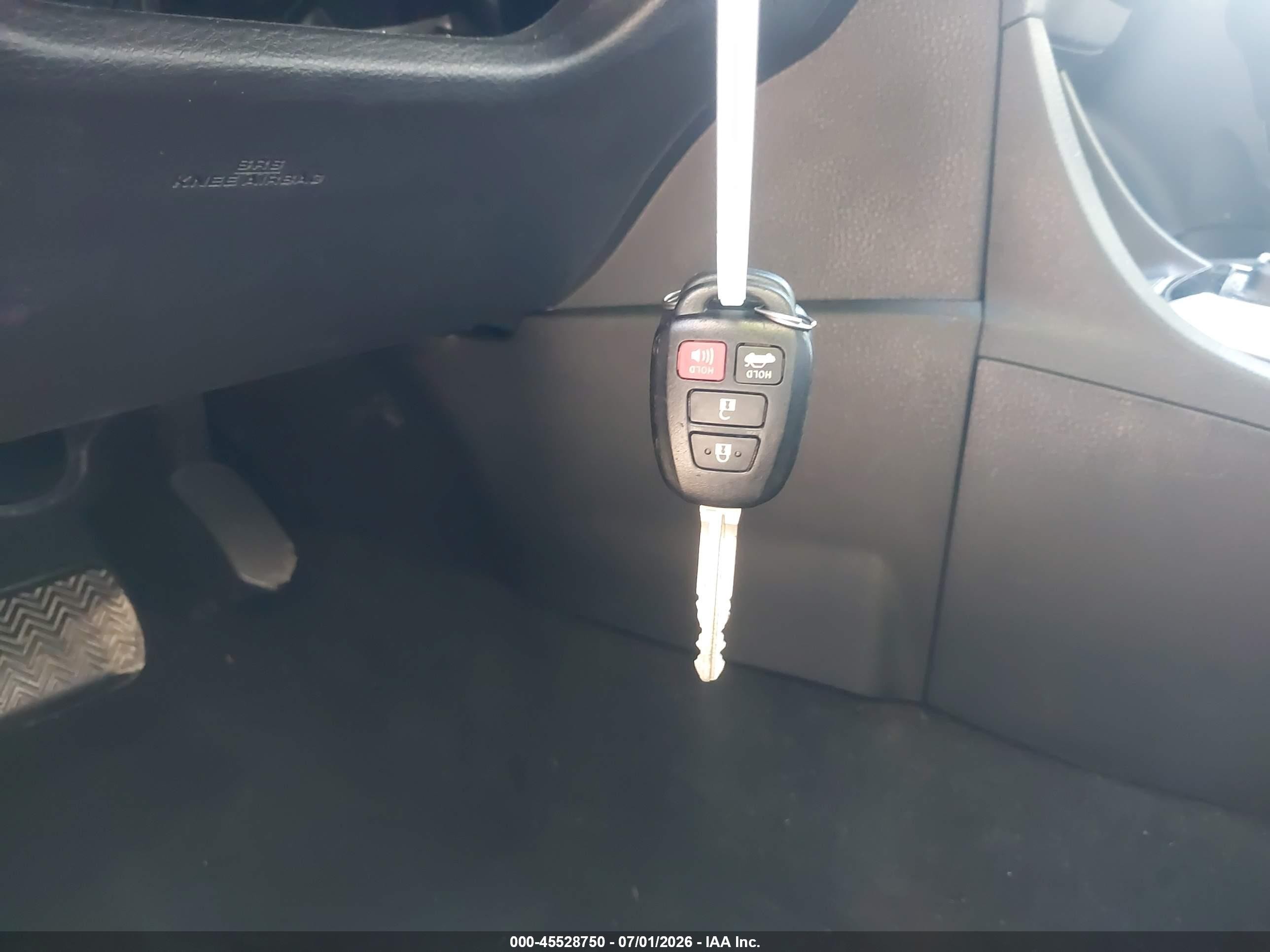 2014 Toyota Corolla S Plus Silver vin: 2T1BURHE1EC009207