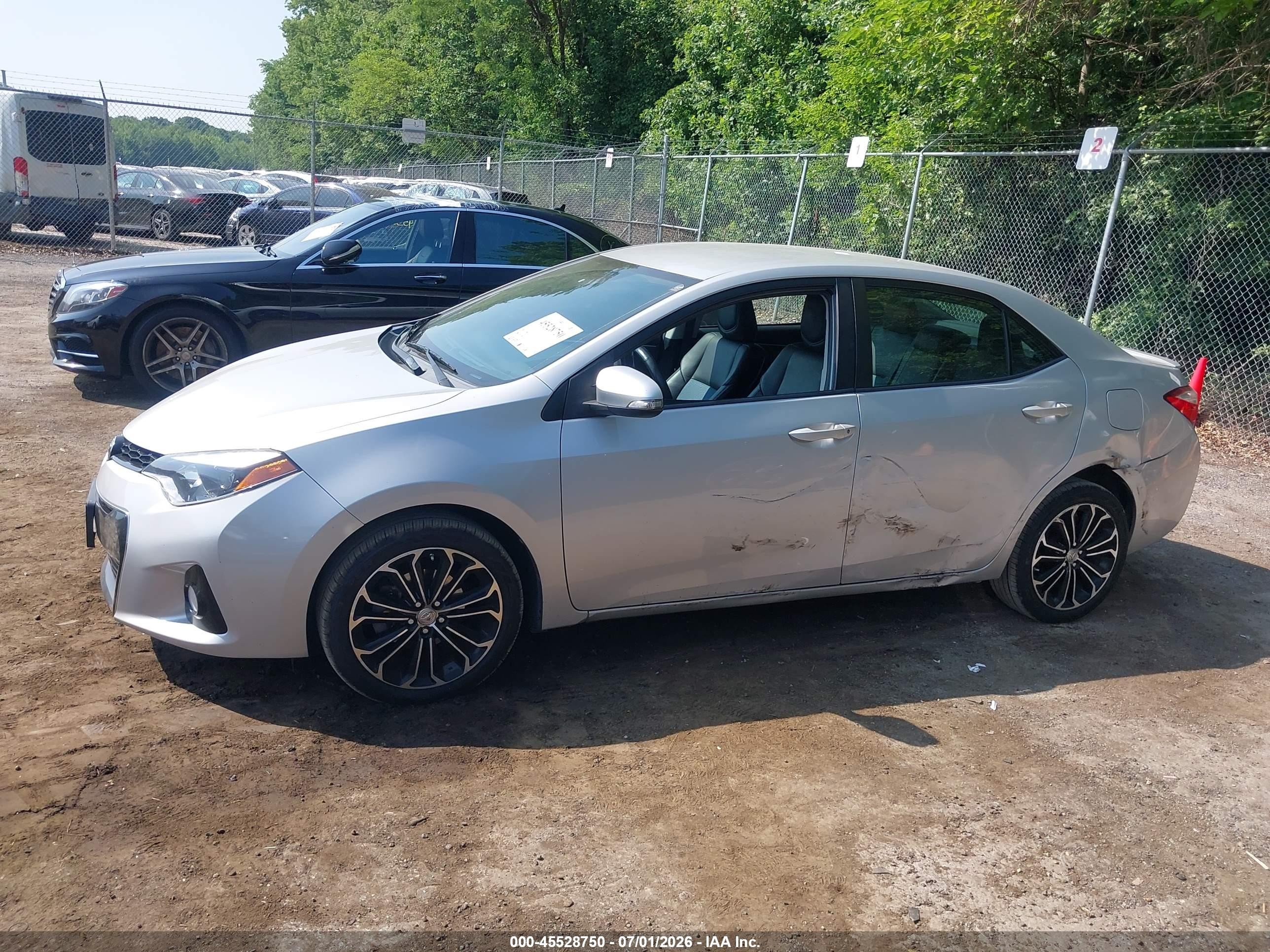 2014 Toyota Corolla S Plus Silver vin: 2T1BURHE1EC009207