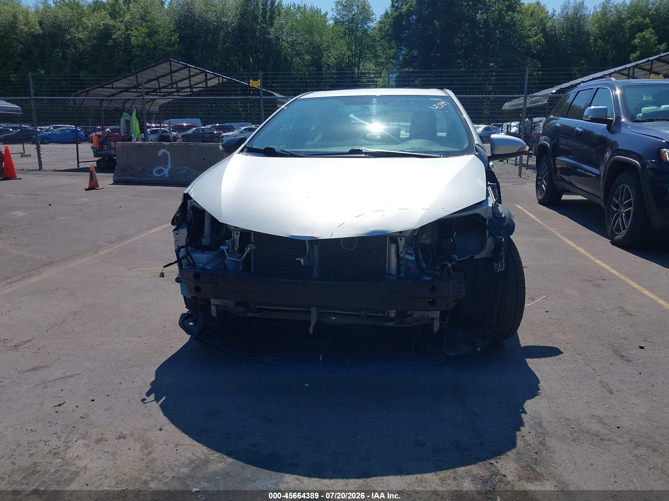 2014 Toyota Corolla S Plus Silver vin: 2T1BURHE1EC018330