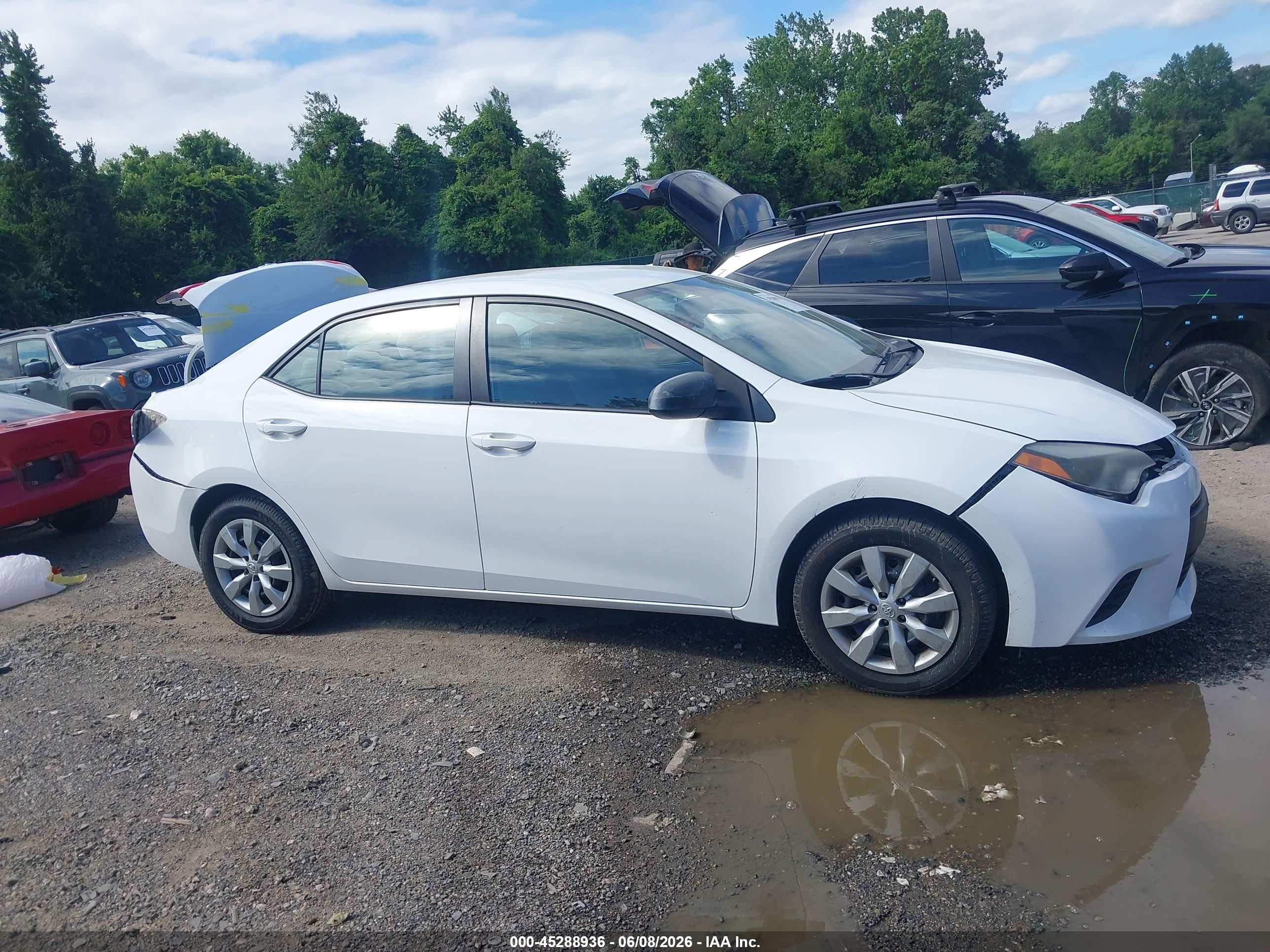 2014 Toyota Corolla Le White vin: 2T1BURHE1EC068466