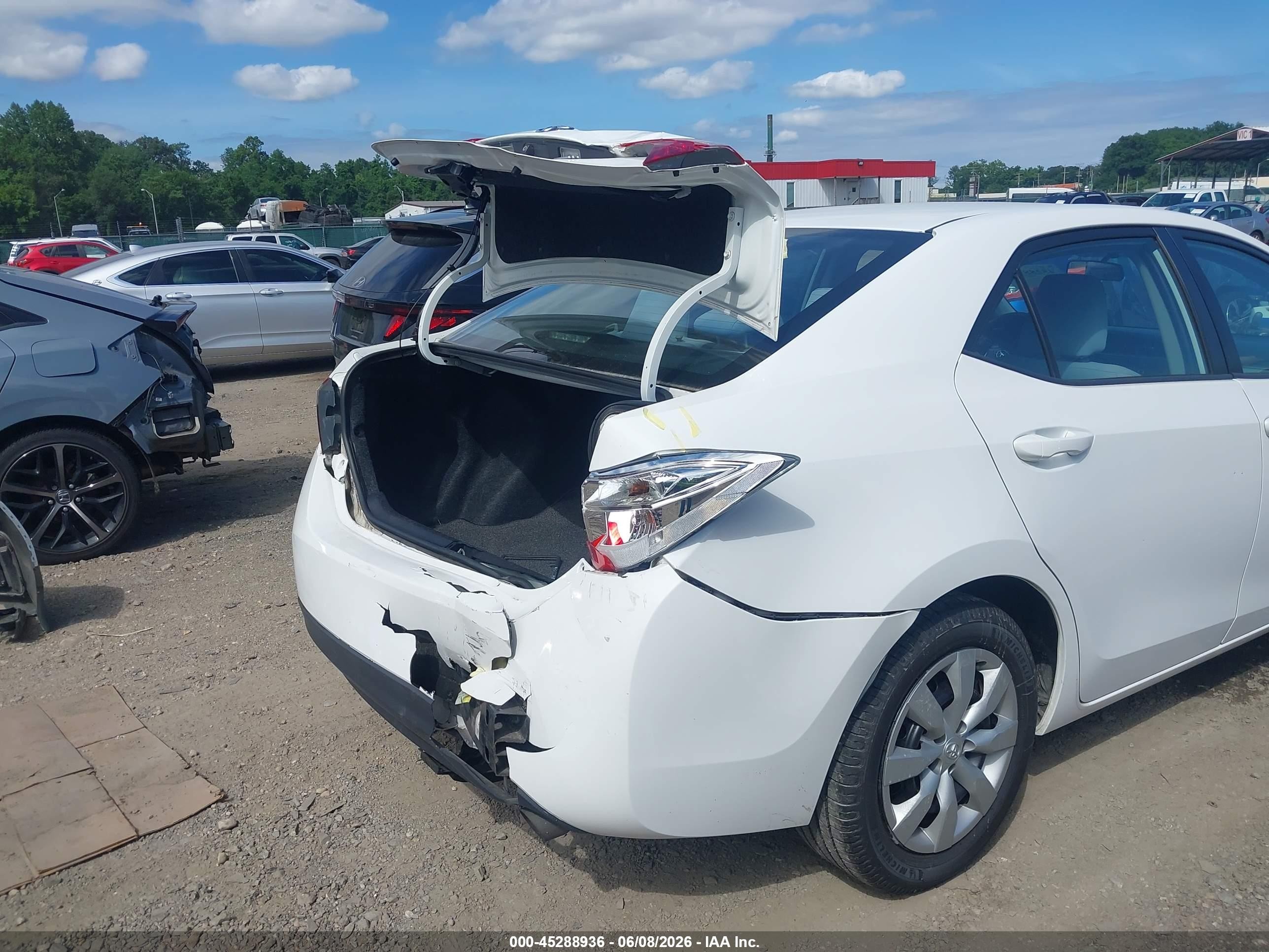 2014 Toyota Corolla Le White vin: 2T1BURHE1EC068466