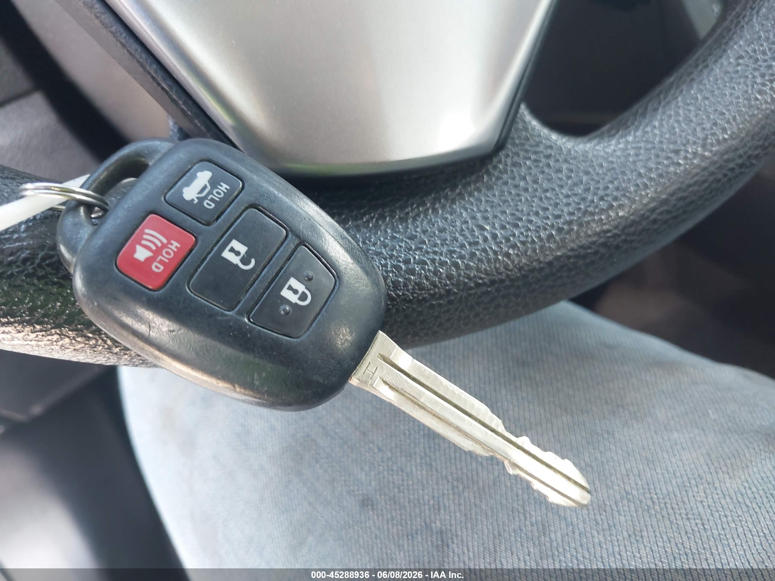 2014 Toyota Corolla Le White vin: 2T1BURHE1EC068466