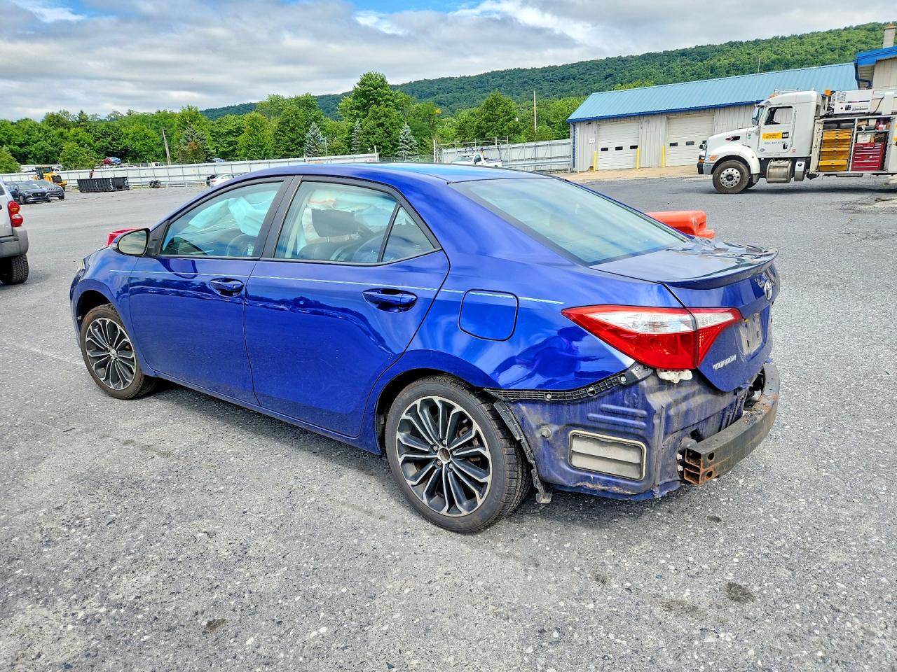 2014 Toyota Corolla S Plus Blue vin: 2T1BURHE1EC074185