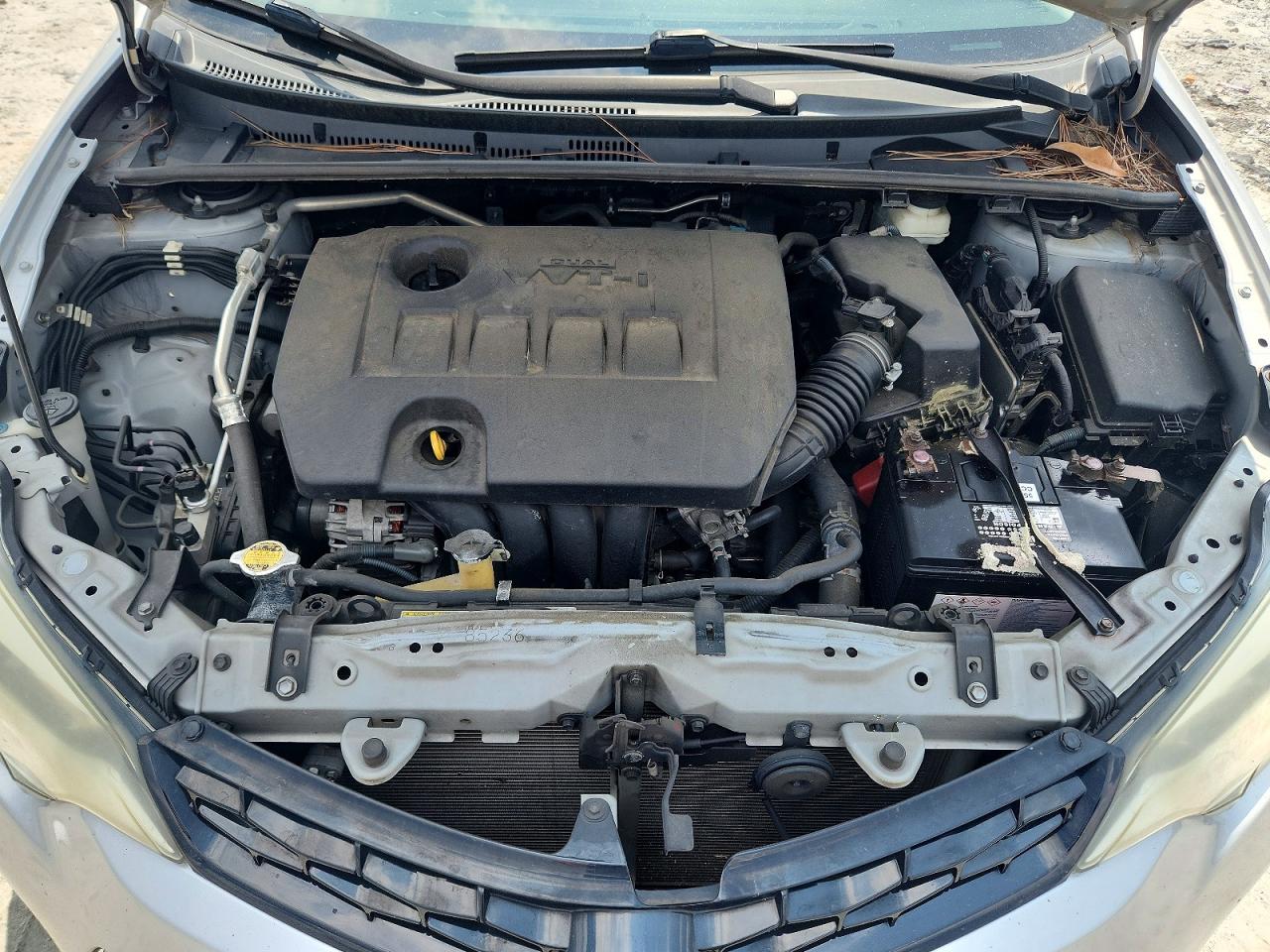 2014 Toyota Corolla S Plus Silver vin: 2T1BURHE1EC109064