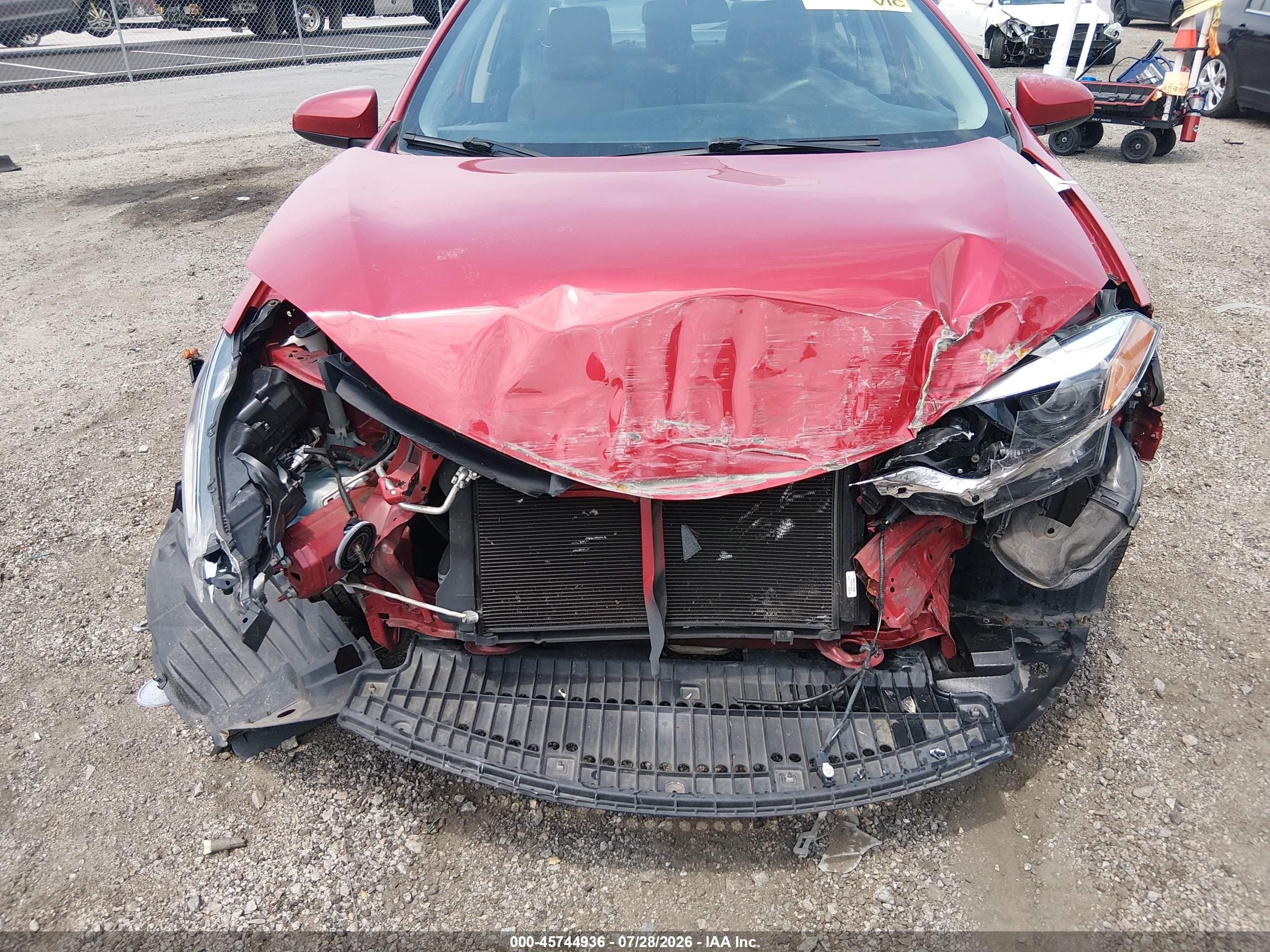 2014 Toyota Corolla Le Red vin: 2T1BURHE1EC116709