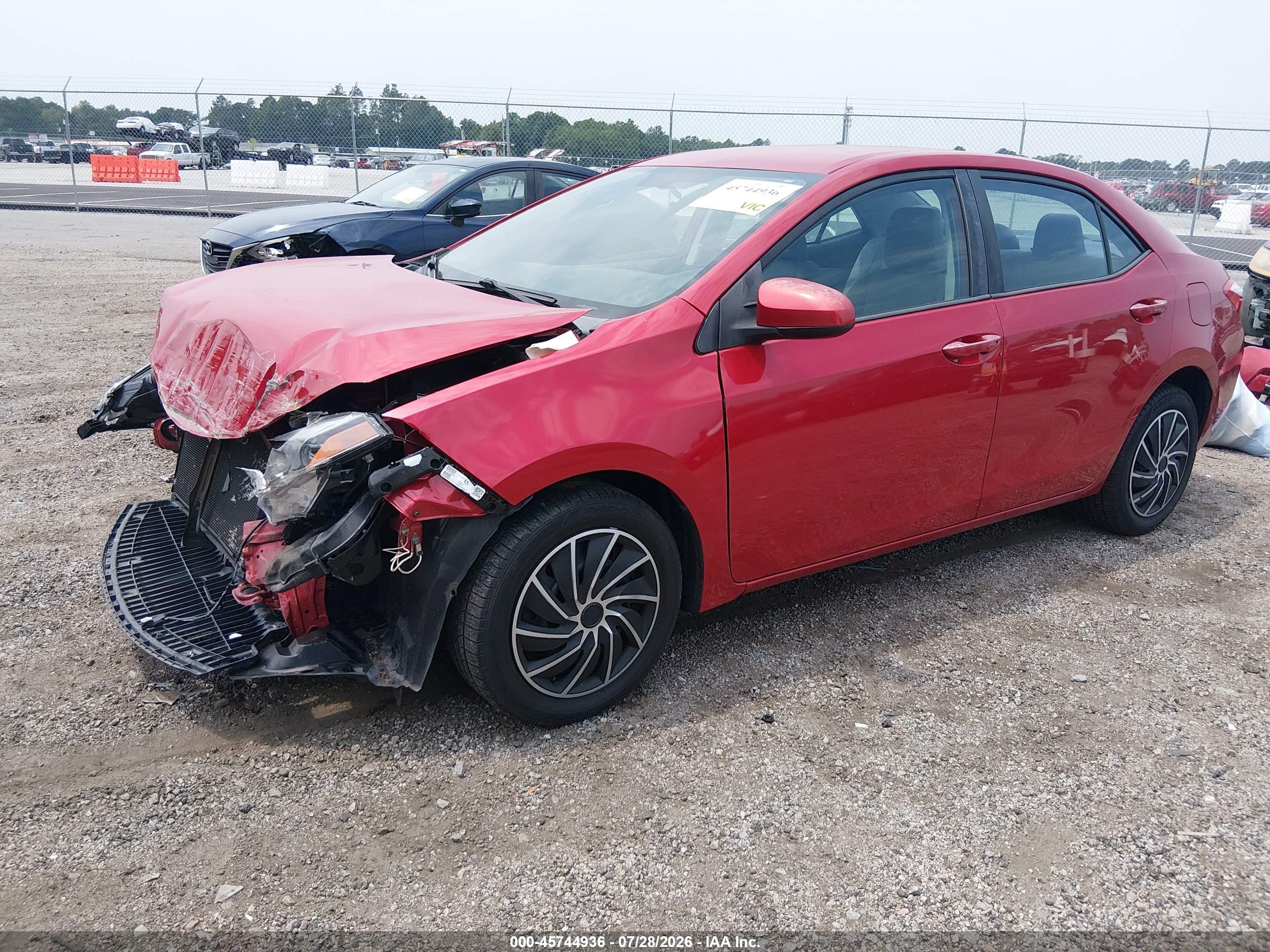 2014 Toyota Corolla Le Red vin: 2T1BURHE1EC116709