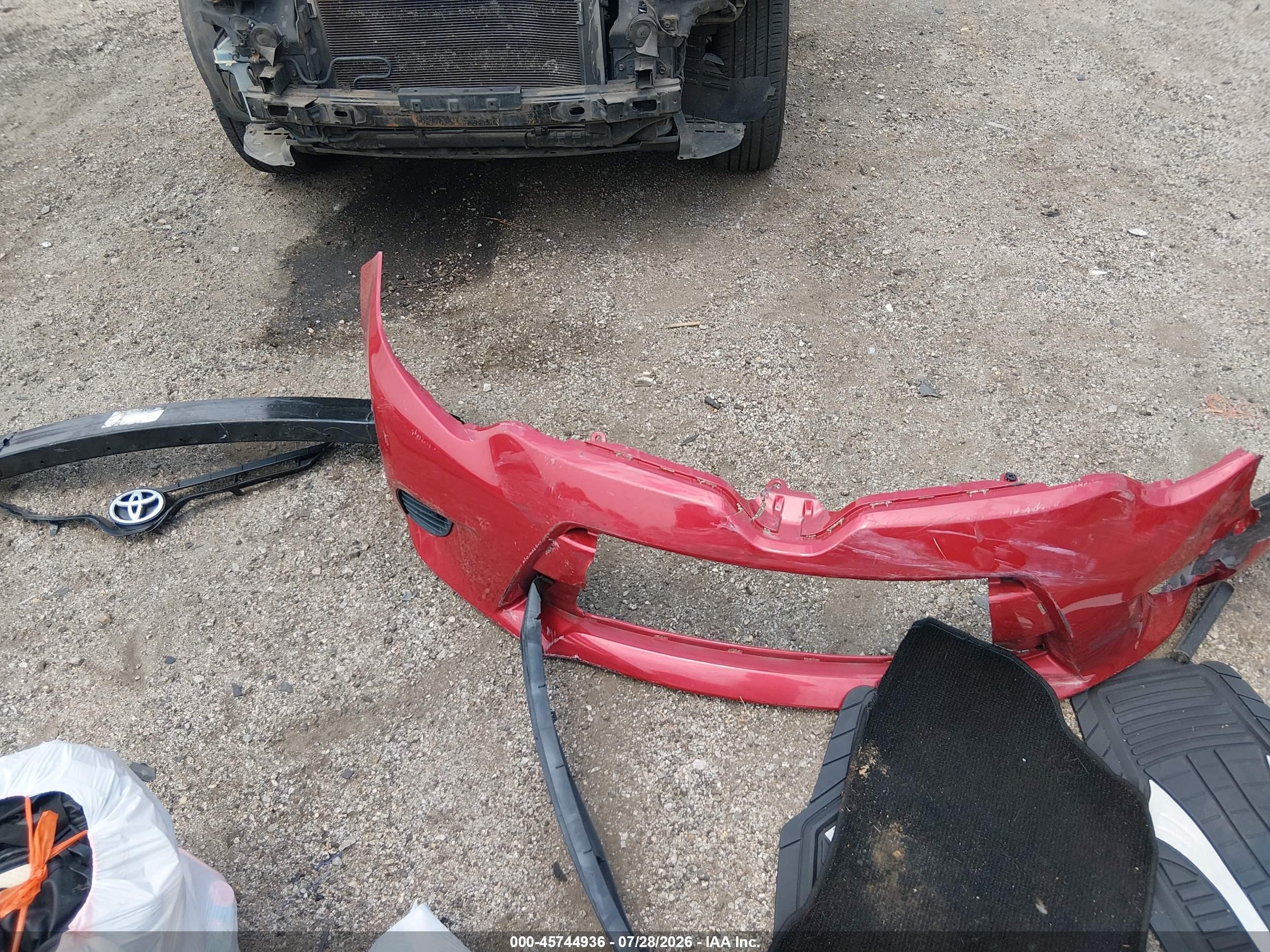 2014 Toyota Corolla Le Red vin: 2T1BURHE1EC116709