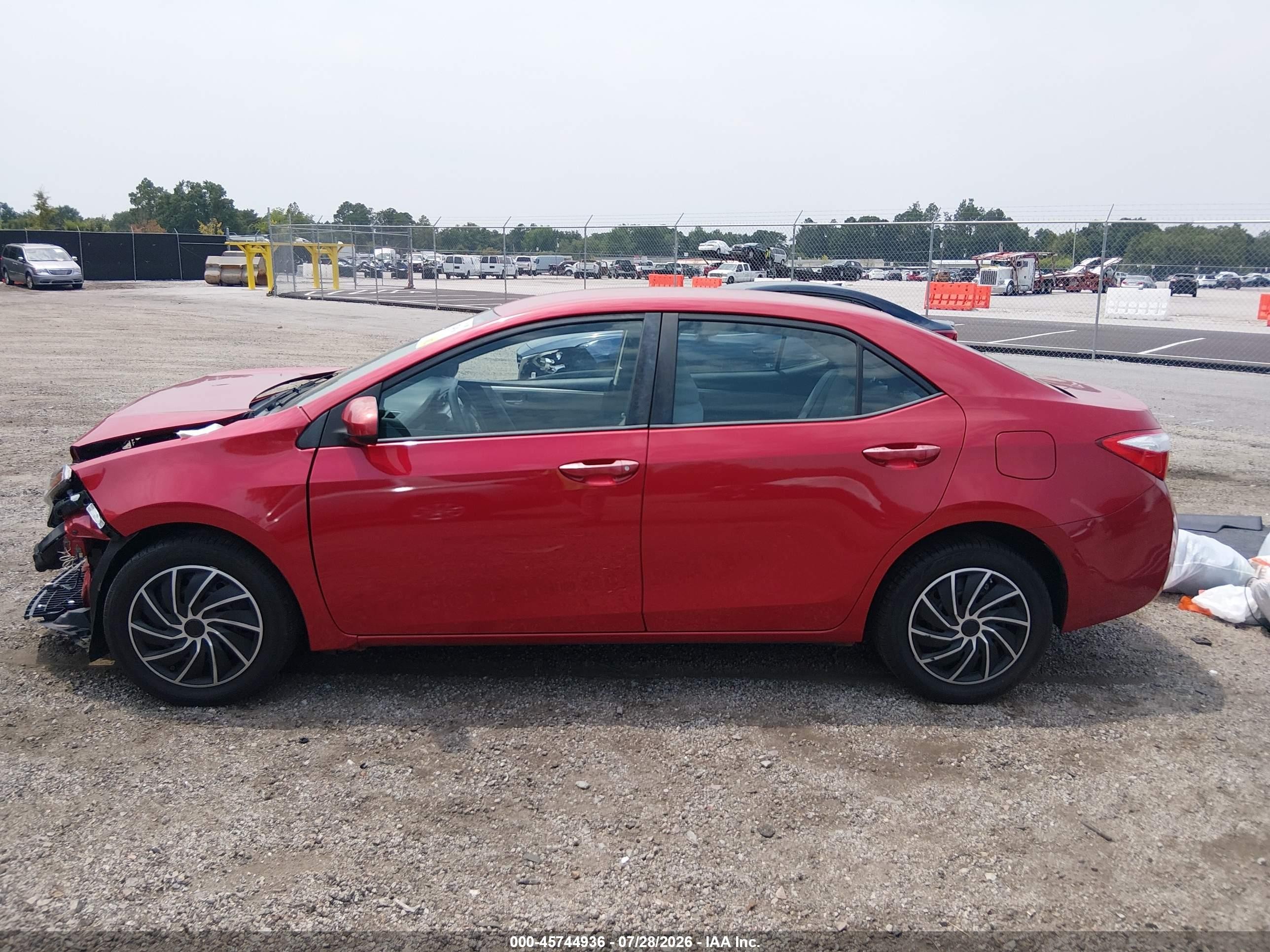 2014 Toyota Corolla Le Red vin: 2T1BURHE1EC116709