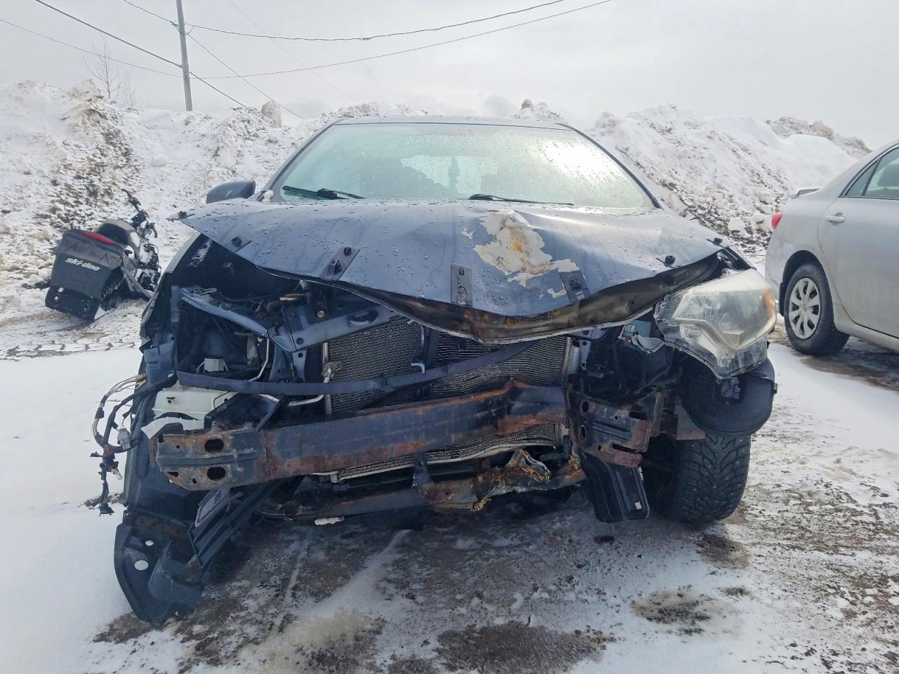 2014 Toyota Corolla L Blue vin: 2T1BURHE1EC171807
