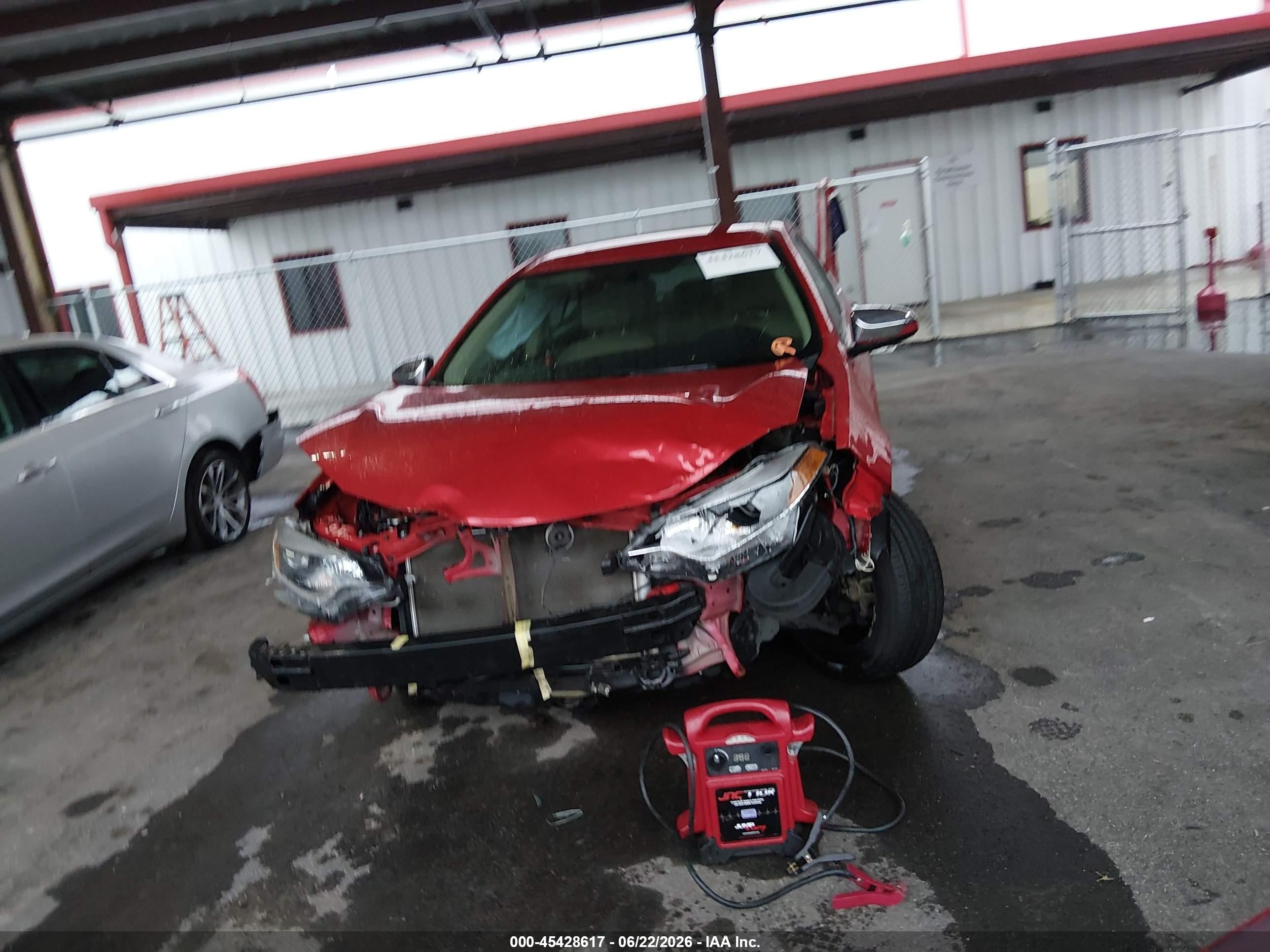 2014 Toyota Corolla Le Red vin: 2T1BURHE1EC177025