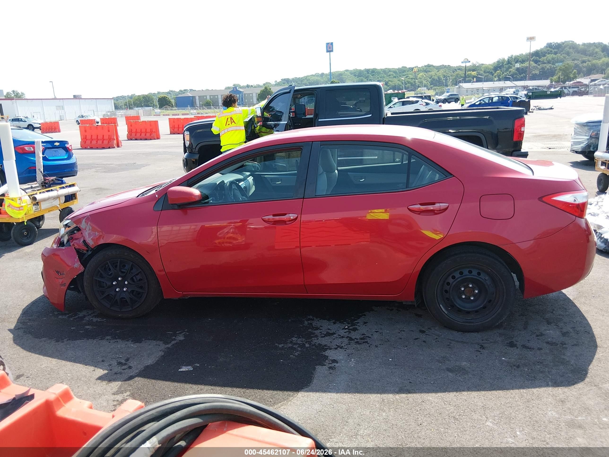 2014 Toyota Corolla Le Red vin: 2T1BURHE1EC185240
