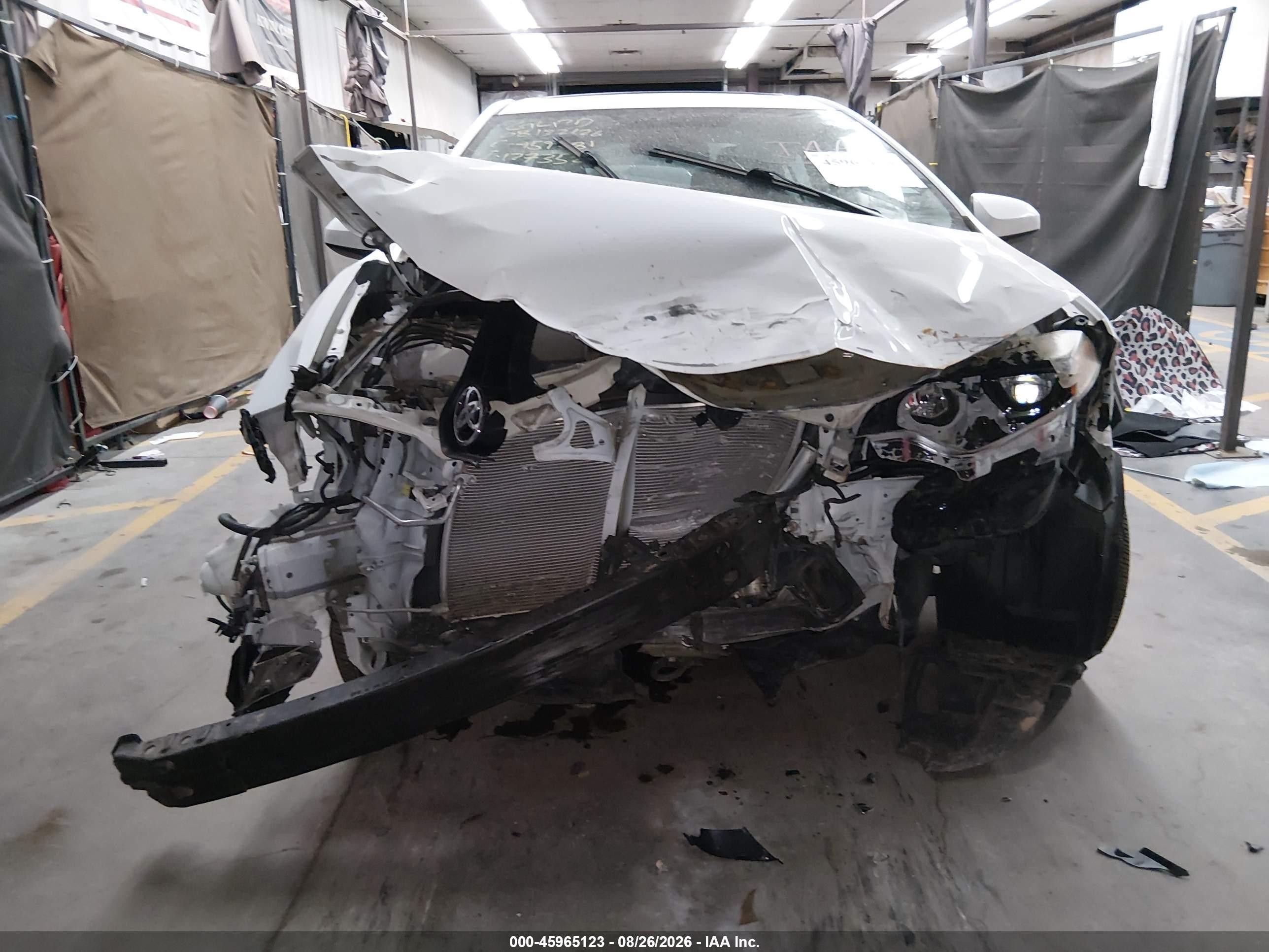 2014 Toyota Corolla Le Plus Белый vin: 2T1BURHE1EC193421