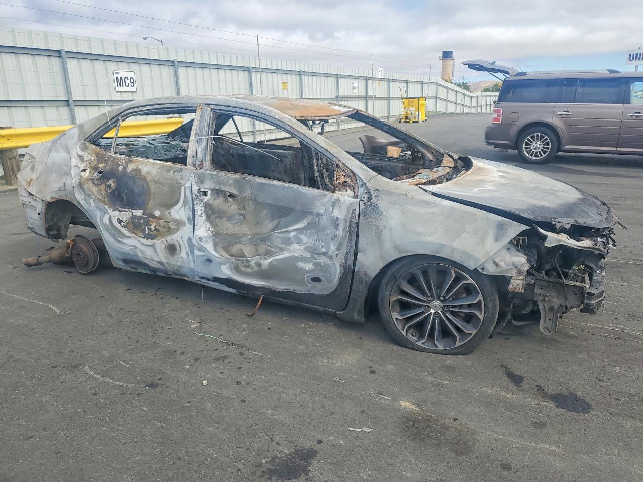 2014 Toyota Corolla S Plus Burn vin: 2T1BURHE1EC204627