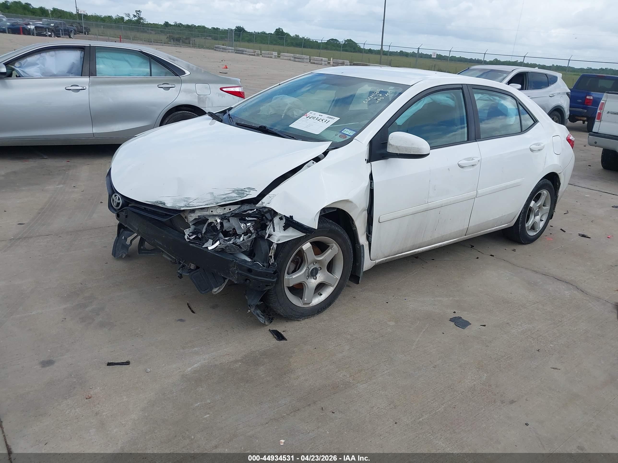 2014 Toyota Corolla Le White vin: 2T1BURHE1EC205499