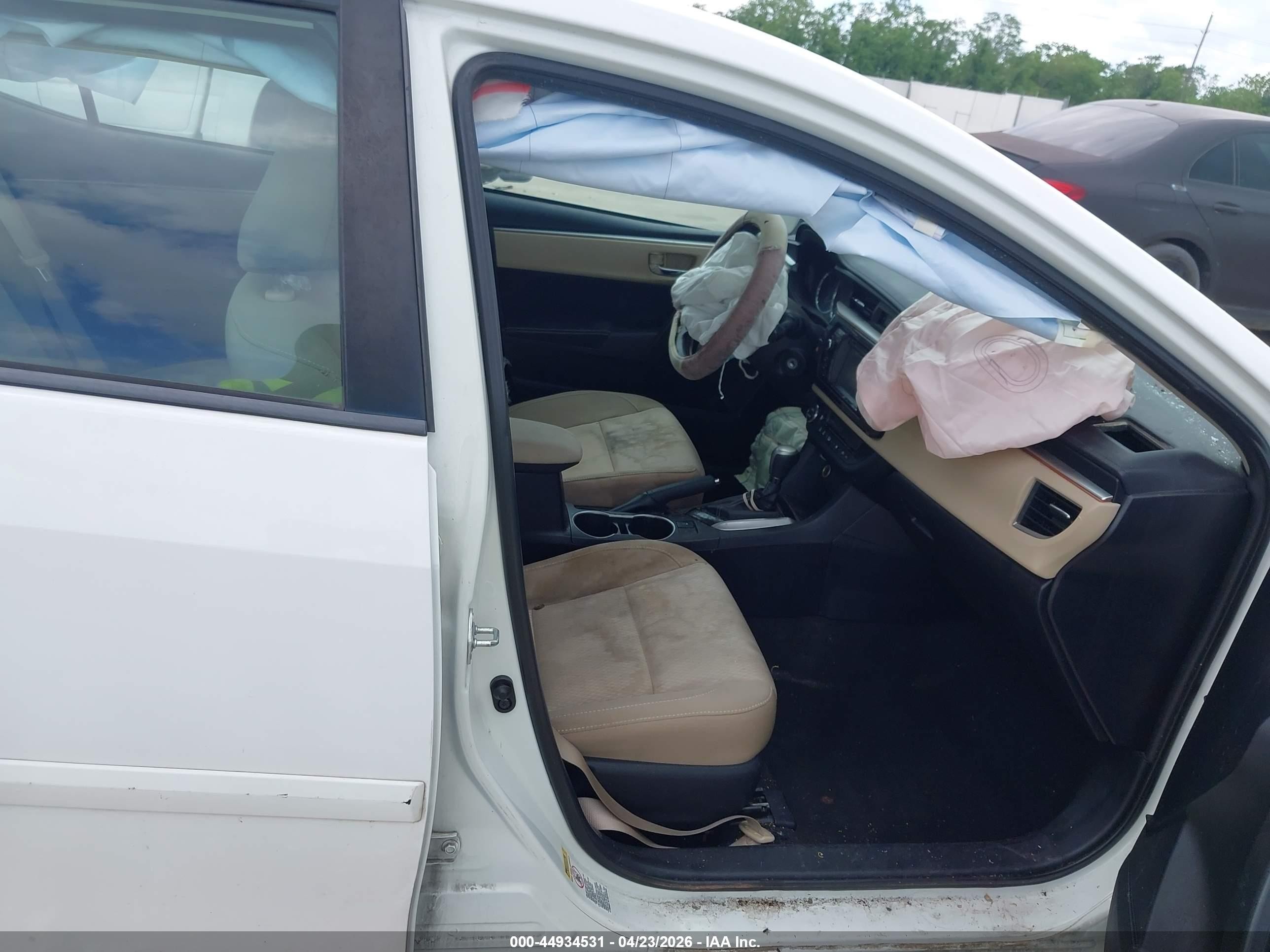 2014 Toyota Corolla Le White vin: 2T1BURHE1EC205499