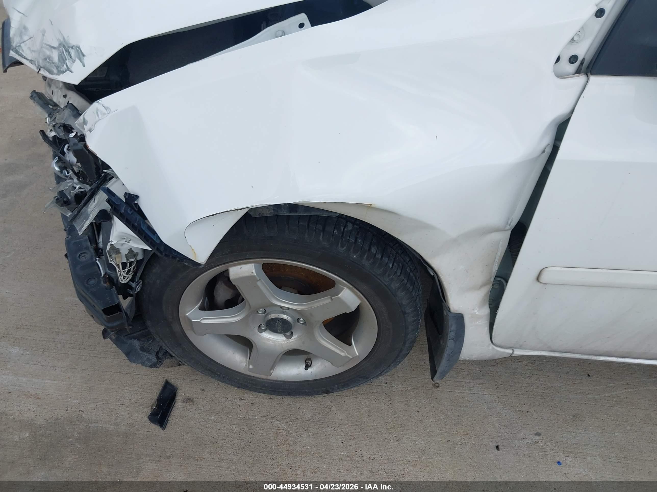2014 Toyota Corolla Le White vin: 2T1BURHE1EC205499