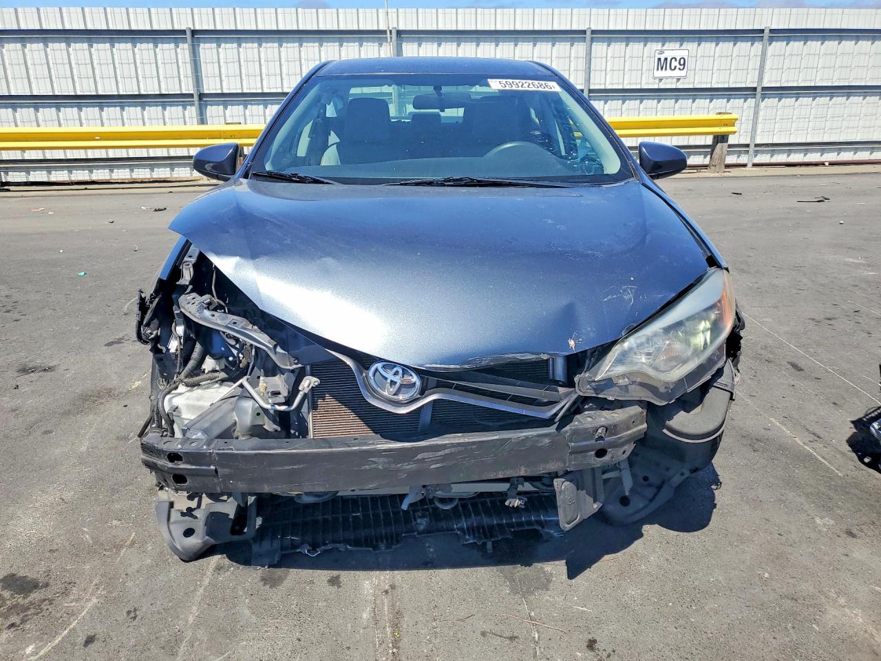 2015 Toyota Corolla Le Угольный vin: 2T1BURHE1FC237063